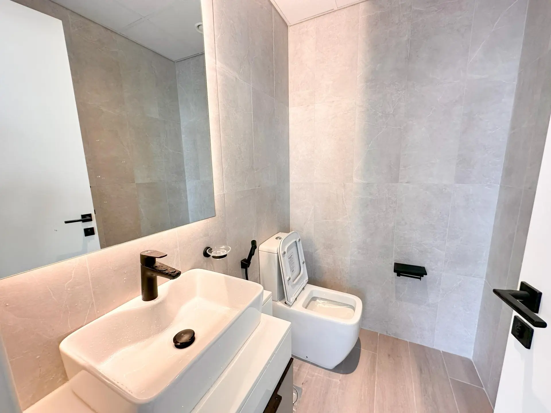 EXCLUSIF | BON PRIX | 1 CHAMBRE | ÉTAGE ÉLEVÉ | VUE PISCINE – Appartement Dubai (11/18)