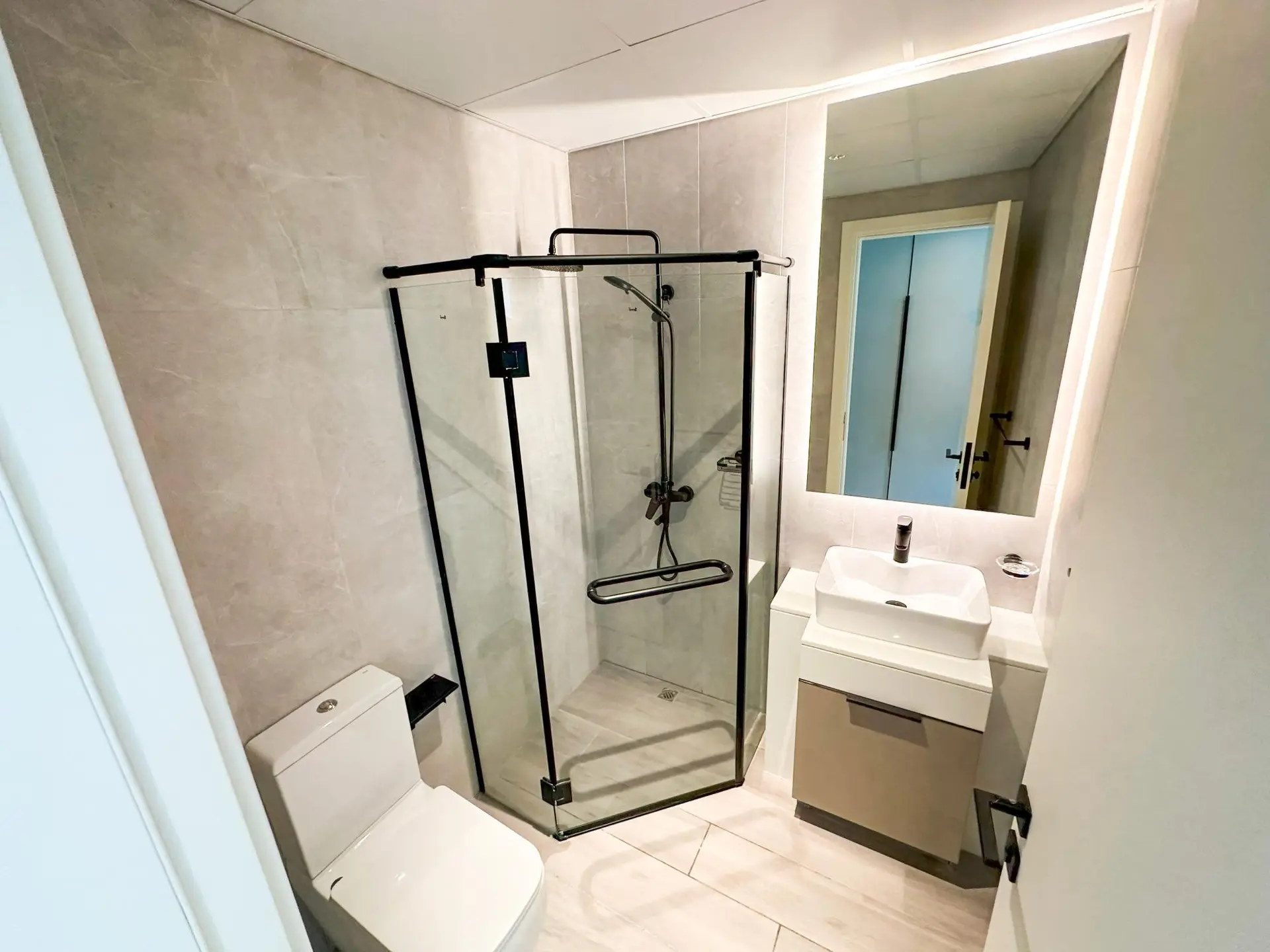 EXCLUSIF | BON PRIX | 1 CHAMBRE | ÉTAGE ÉLEVÉ | VUE PISCINE – Appartement Dubai (10/18)