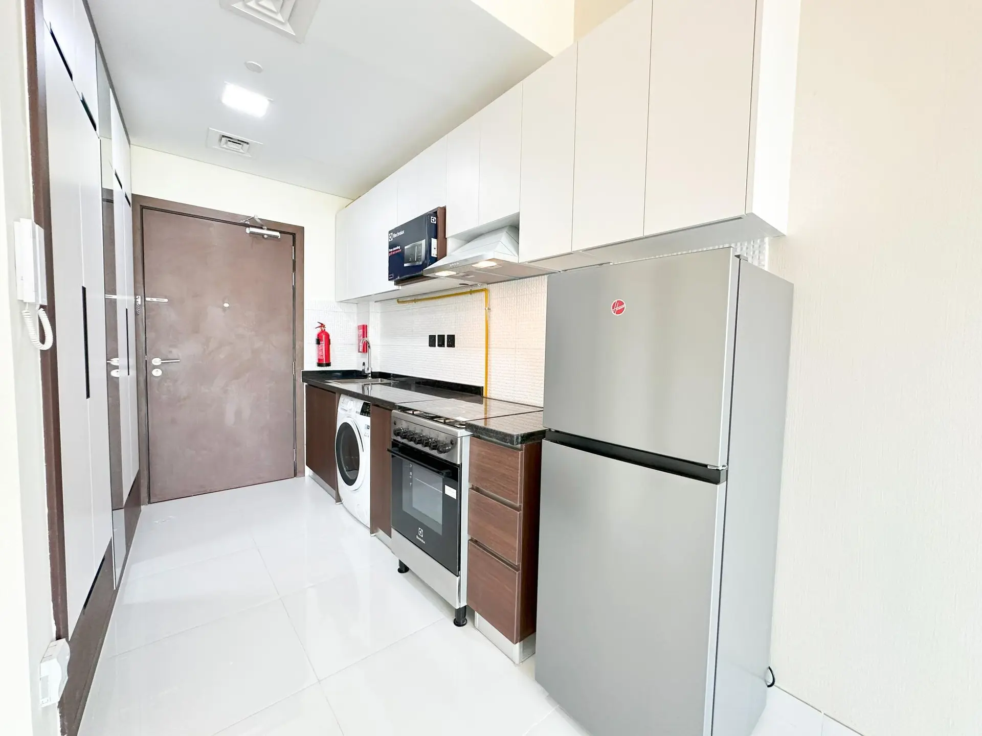 128780-IMG_3161 EXCLUSIF | STUDIO BIEN PRIX | VUE PISCINE | BON RENDEMENT – Appartement Dubai (4/10)