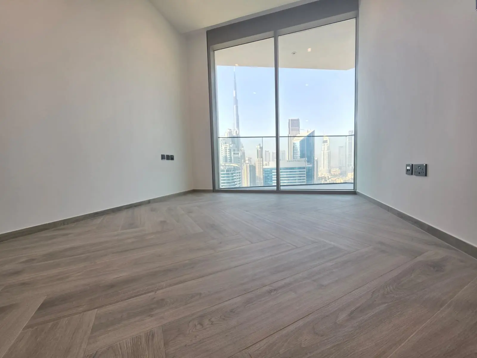 129720-WhatsApp-Image-2026-05-13-at-5.51.51-PM NEUF | VUE BURJ KHALIFA + CANAL | DESIGN MODERNE – Appartement Dubai (7/13)