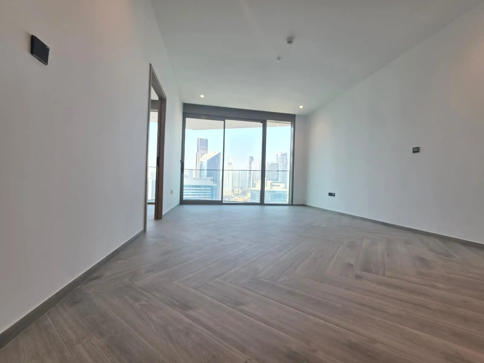 129729-WhatsApp-Image-2026-05-13-at-5.51.46-PM-1 NEUF | VUE BURJ KHALIFA + CANAL | DESIGN MODERNE – Appartement Dubai (9/13)
