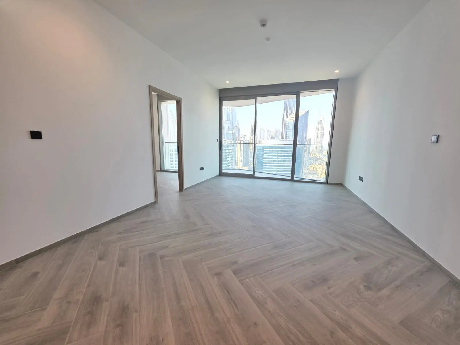 129730-WhatsApp-Image-2026-05-13-at-5.51.46-PM NEUF | VUE BURJ KHALIFA + CANAL | DESIGN MODERNE – Appartement Dubai (3/13)