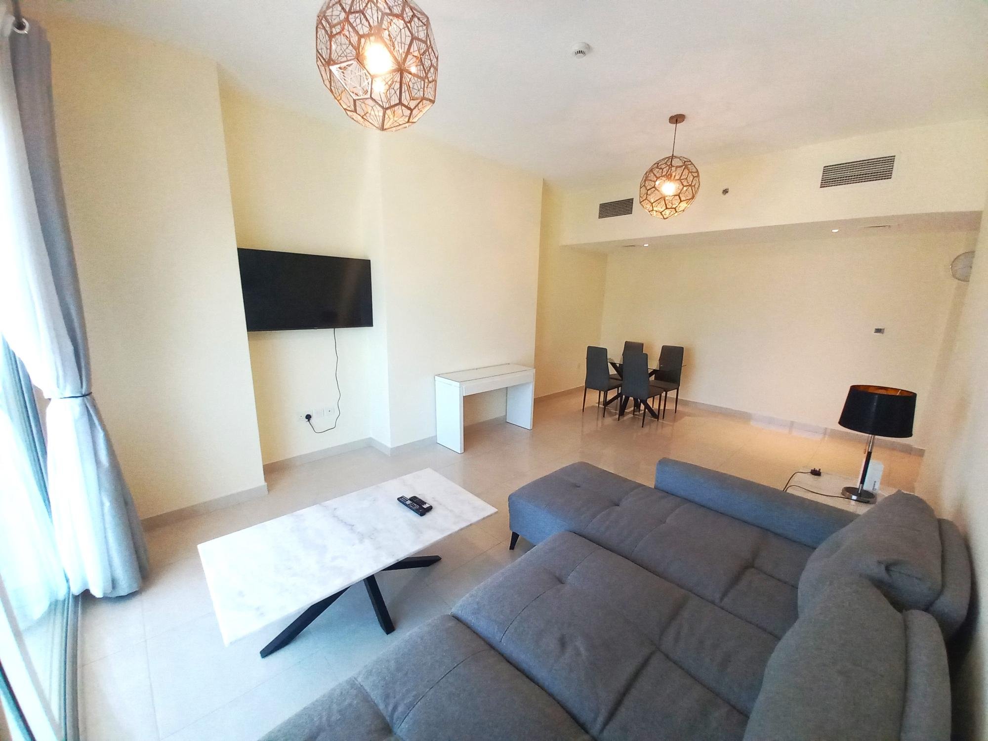 VUES SUR LA SKYLINE | ÉTAGE ÉLEVÉ | 1 CHAMBRE ENTIÈREMENT MEUBLÉE Appartement