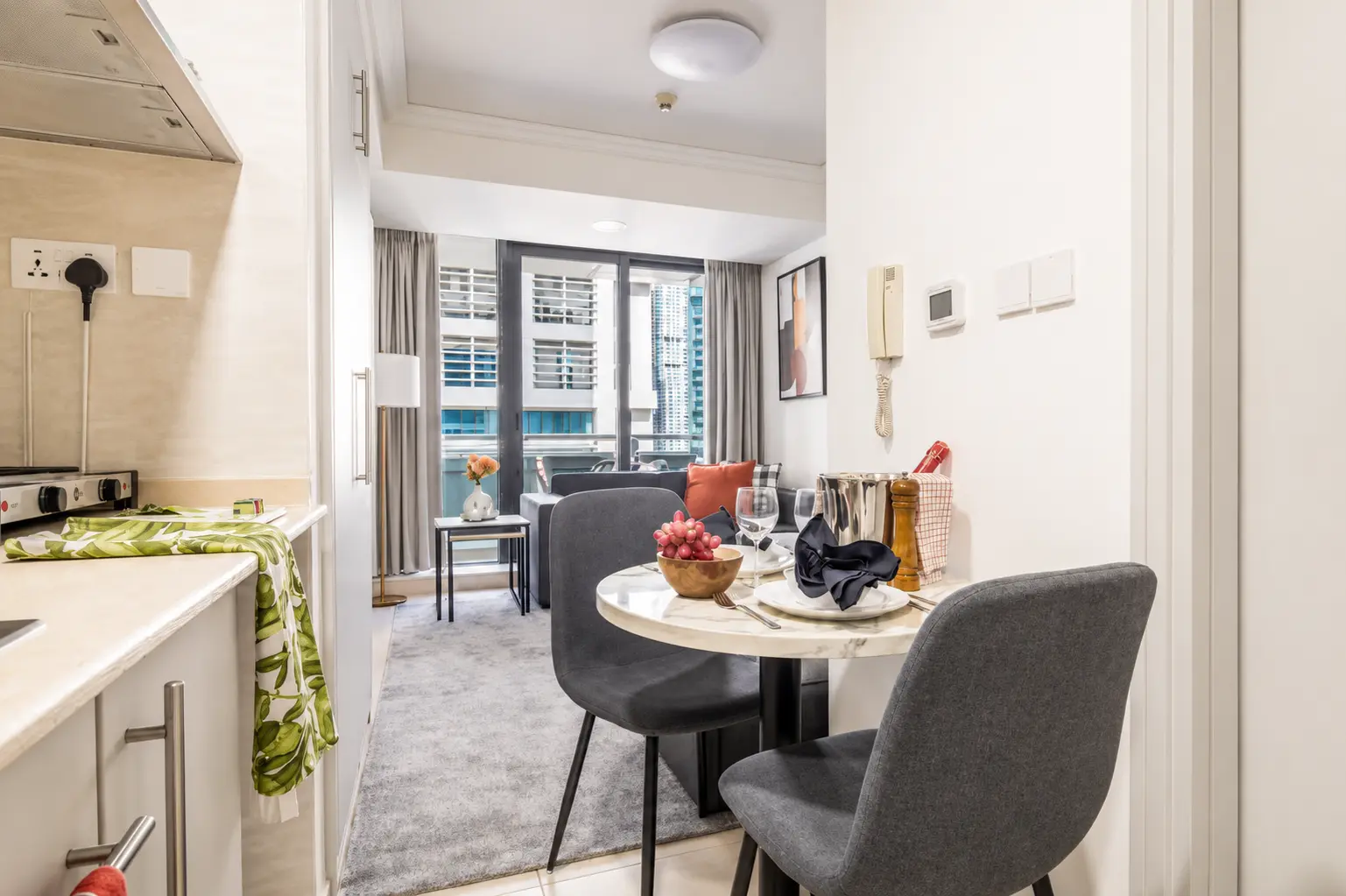 INTERNET GRATUIT PENDANT 1 AN | RÉNOVÉ | VUE SUR LE LAC – Appartement Dubai (7/15)
