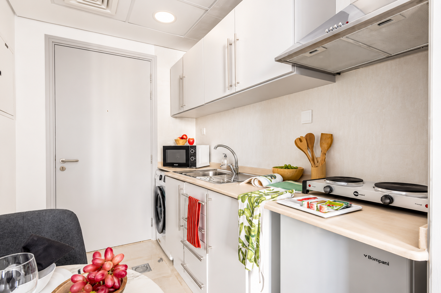 INTERNET GRATUIT PENDANT 1 AN | RÉNOVÉ | VUE SUR LE LAC Appartement Dubai