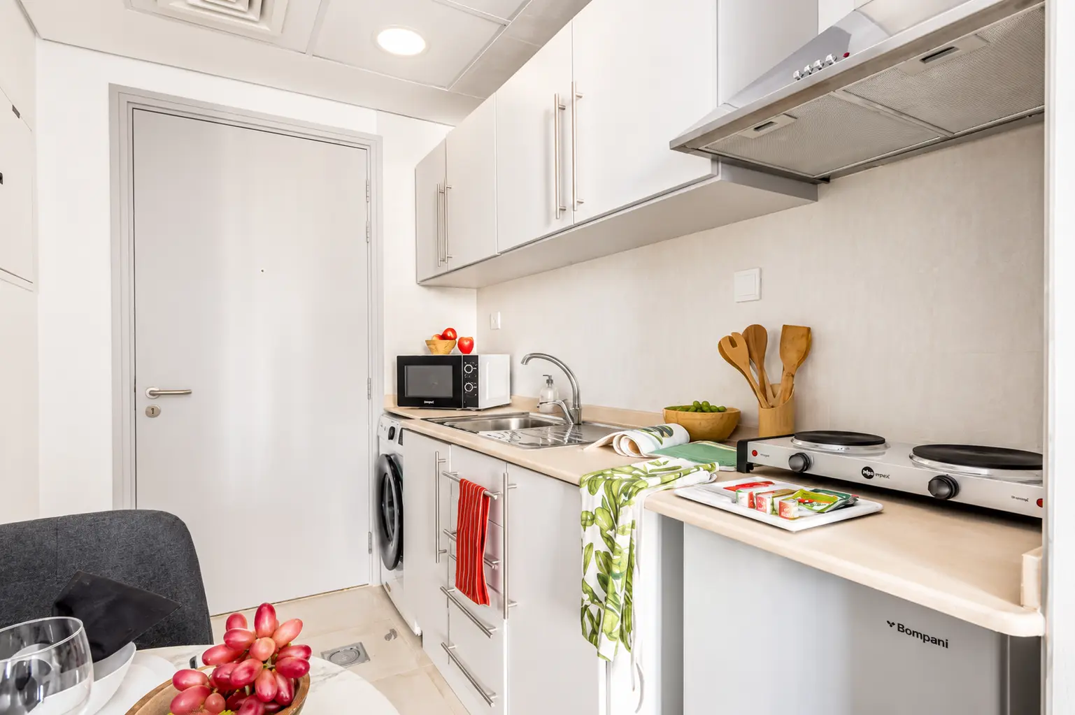 INTERNET GRATUIT PENDANT 1 AN | RÉNOVÉ | VUE SUR LE LAC – Appartement Dubai (8/15)