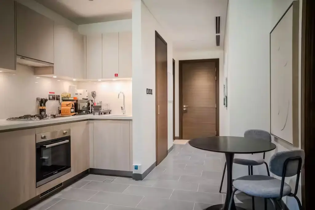 BRIGHT 1BR + MAID | ENTIÈREMENT MEUBLÉ | PAIEMENT FLEXIBLE – Appartement Dubai (8/11)
