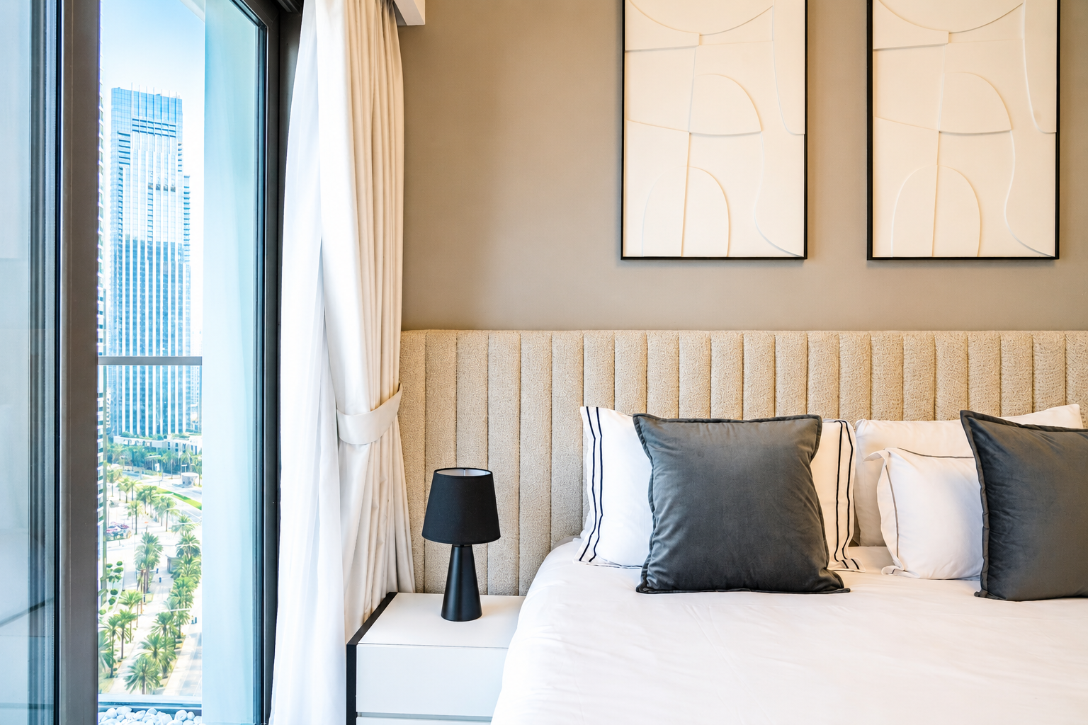 SPACIEUX 3 CHAMBRES | ENTIÈREMENT MEUBLÉ | VUE DIRECTE SUR LE BURJ | CENTRE‑VILLE Appartement