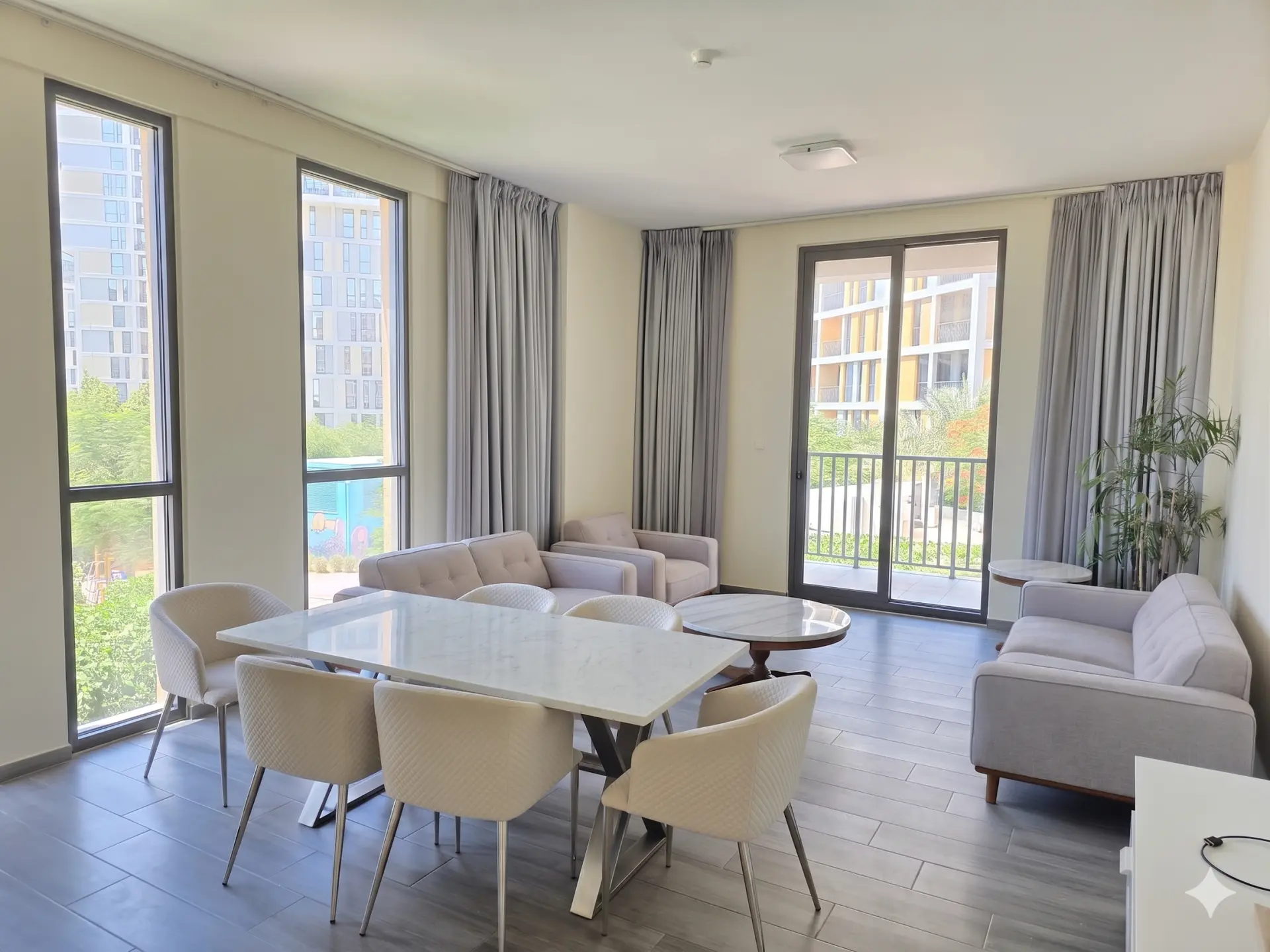 SPACIEUX SÉJOUR | VUE PARC | ESPACE DE RANGEMENT – Appartement Dubai (1/9)