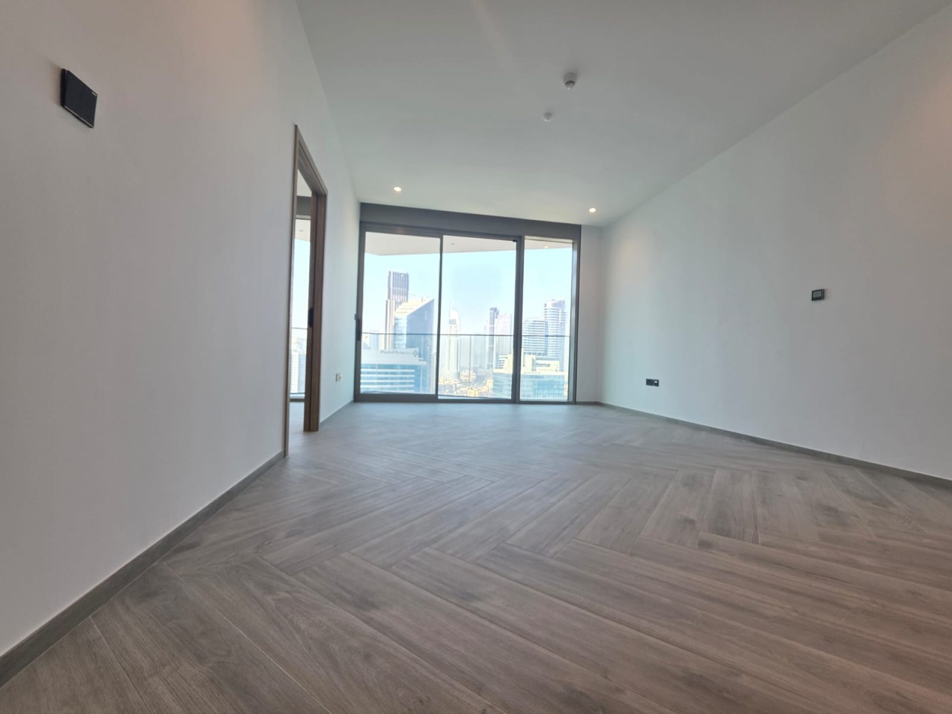 129729-whatsapp-image-2026-05-13-at-55146-pm-1 NEUF | VUE BURJ KHALIFA + CANAL | DESIGN MODERNE Appartement