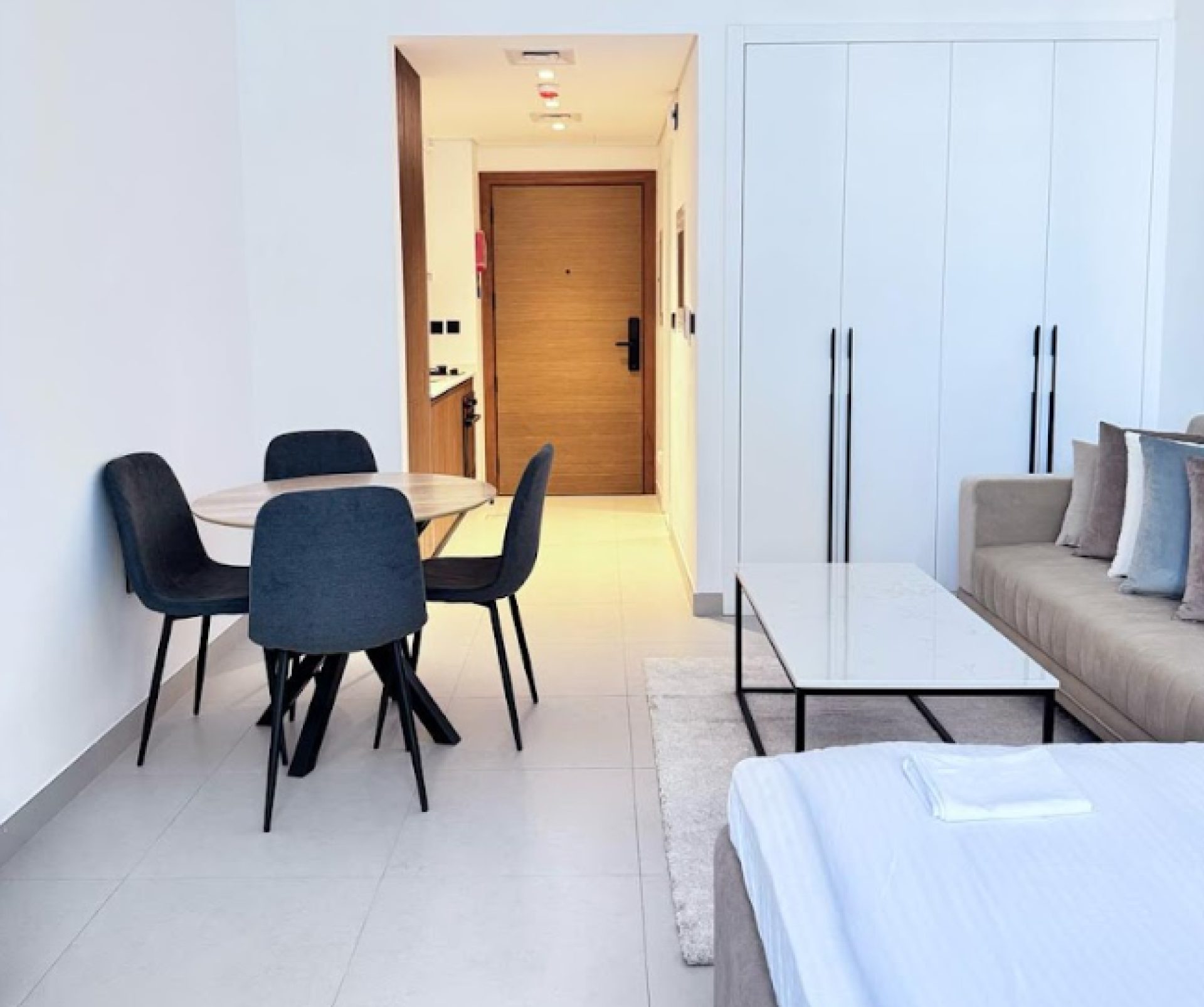 NEUF | ACCÈS DIRECT À LA PISCINE | NON MEUBLÉ Appartement Dubai