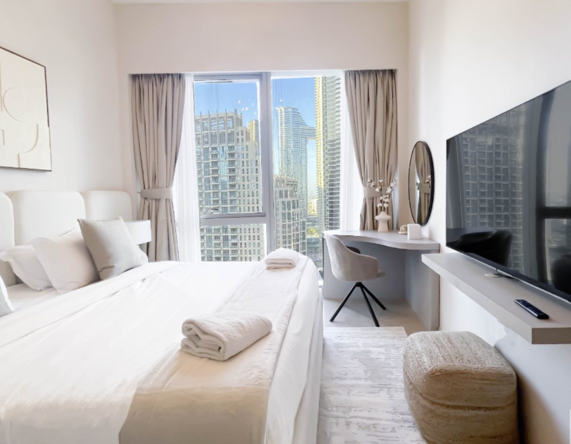 134385-23 VUE SUR LA SKYLINE | APPARTEMENT 3 CHAMBRES ENTIÈREMENT MEUBLÉ | 1 MOIS GRATUIT Appartement