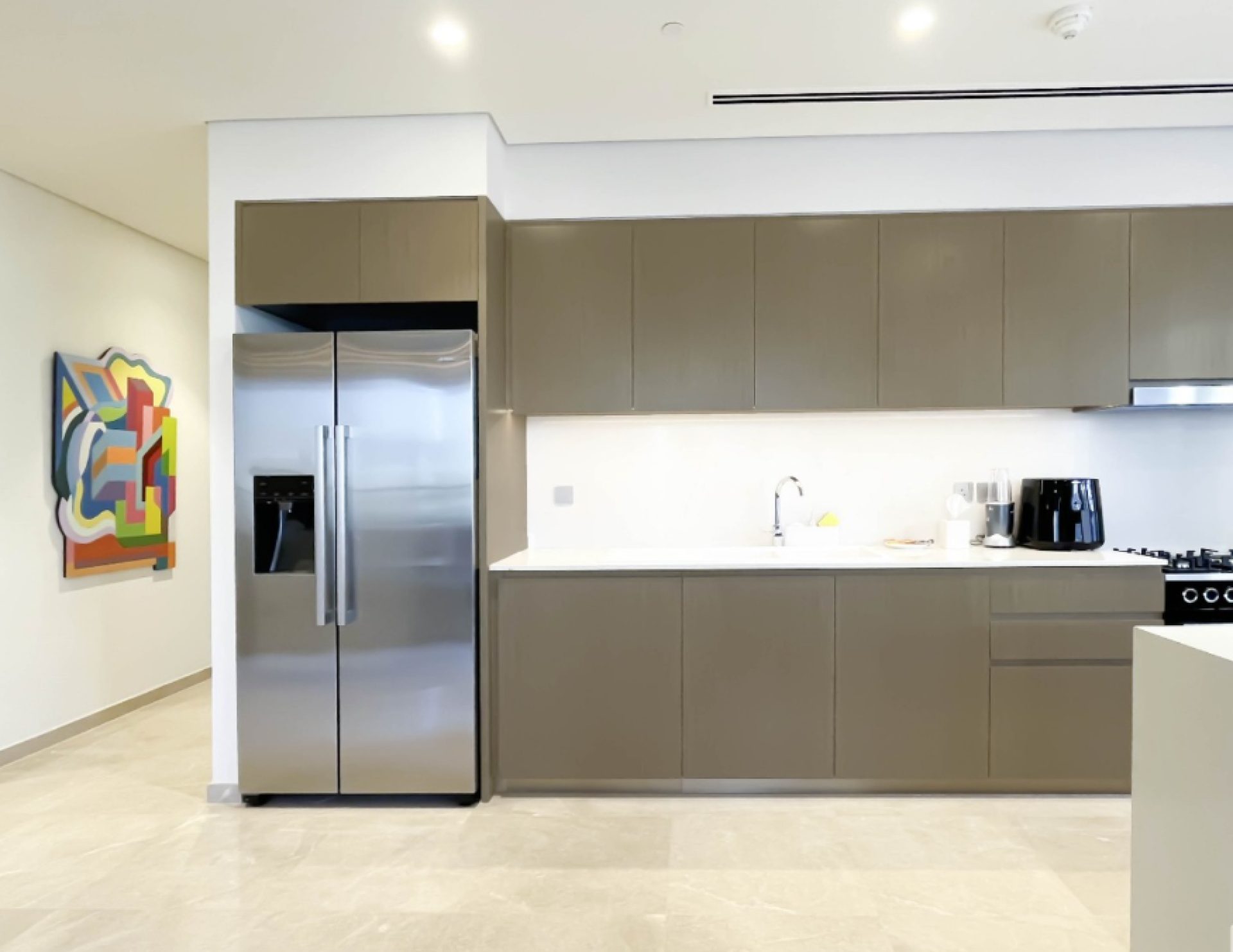 134388-20 VUE SUR LA SKYLINE | APPARTEMENT 3 CHAMBRES ENTIÈREMENT MEUBLÉ | 1 MOIS GRATUIT Appartement