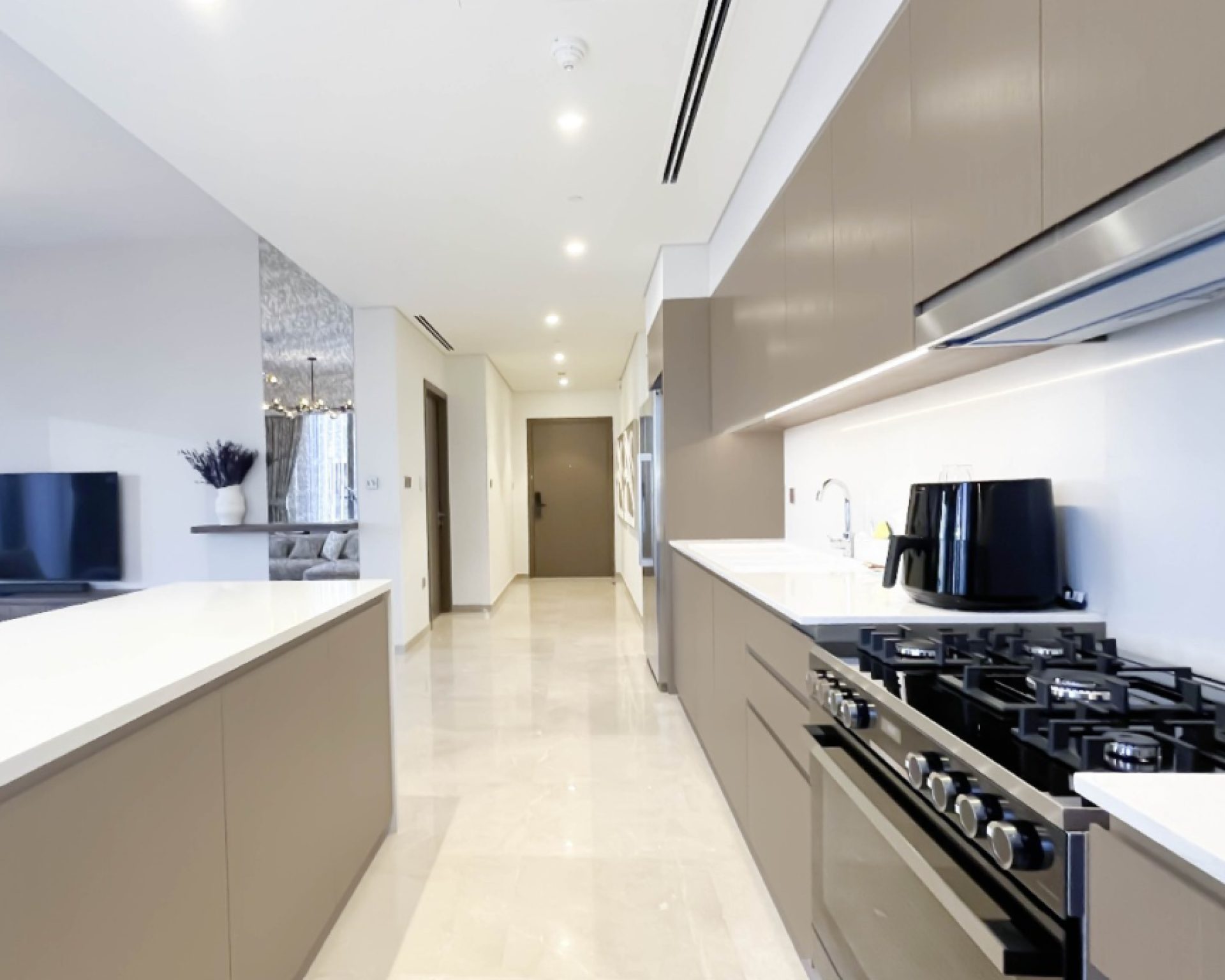 134395-13 VUE SUR LA SKYLINE | APPARTEMENT 3 CHAMBRES ENTIÈREMENT MEUBLÉ | 1 MOIS GRATUIT Appartement