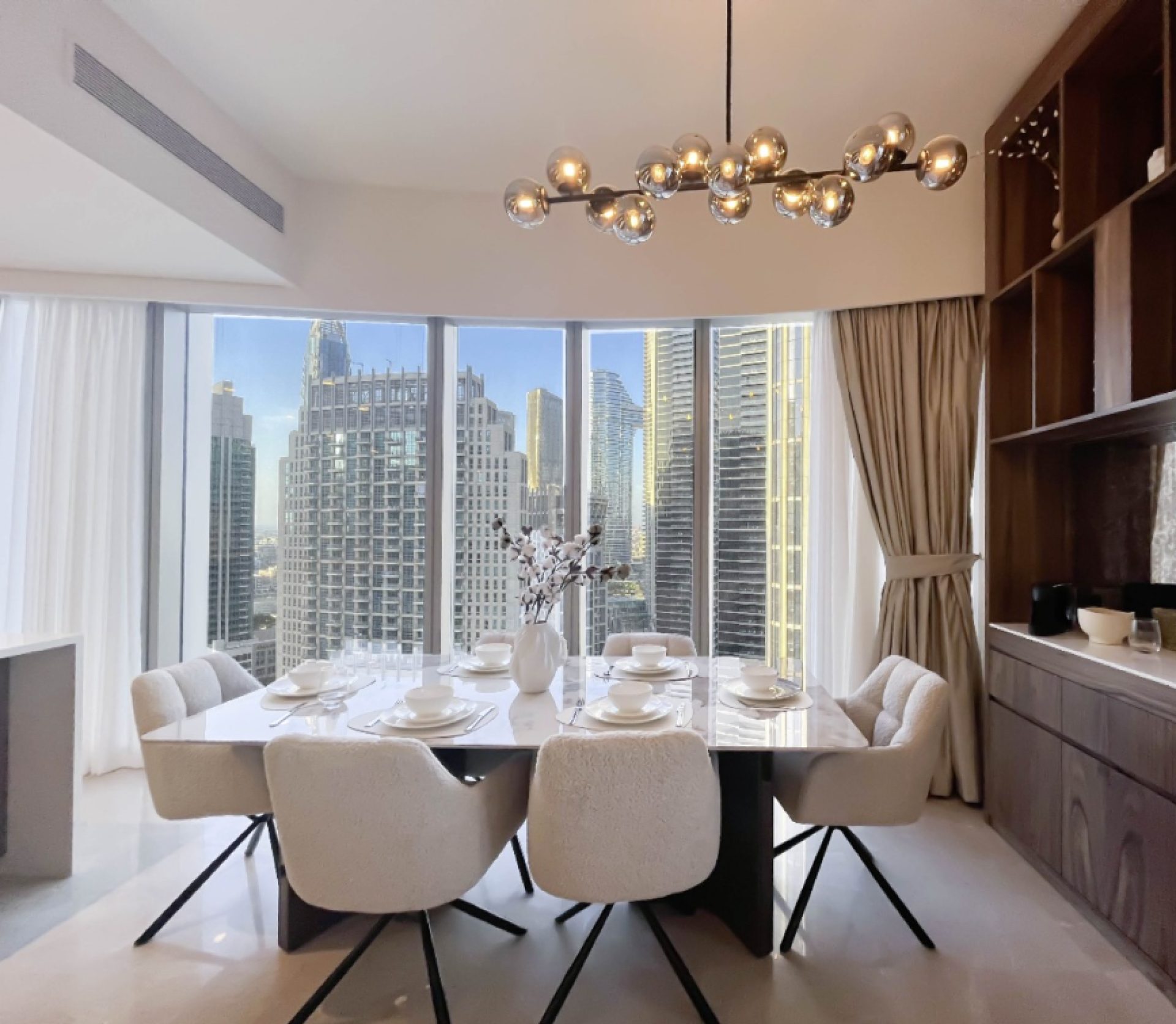 134406-1 VUE SUR LA SKYLINE | APPARTEMENT 3 CHAMBRES ENTIÈREMENT MEUBLÉ | 1 MOIS GRATUIT Appartement