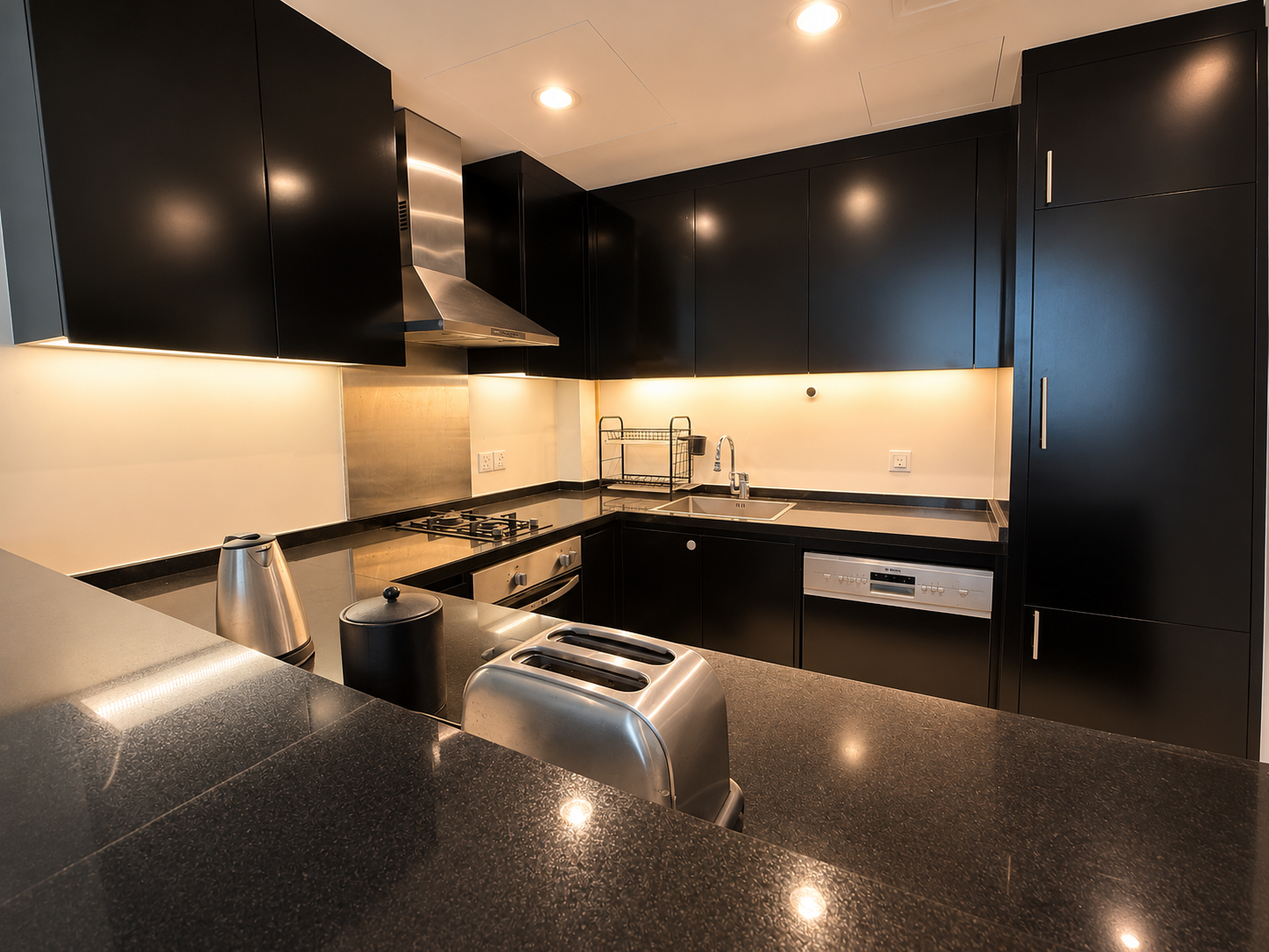135522-Cosmopolitan-3- SPACIEUX | MEUBLÉ | EMPLACEMENT PREMIUM Appartement