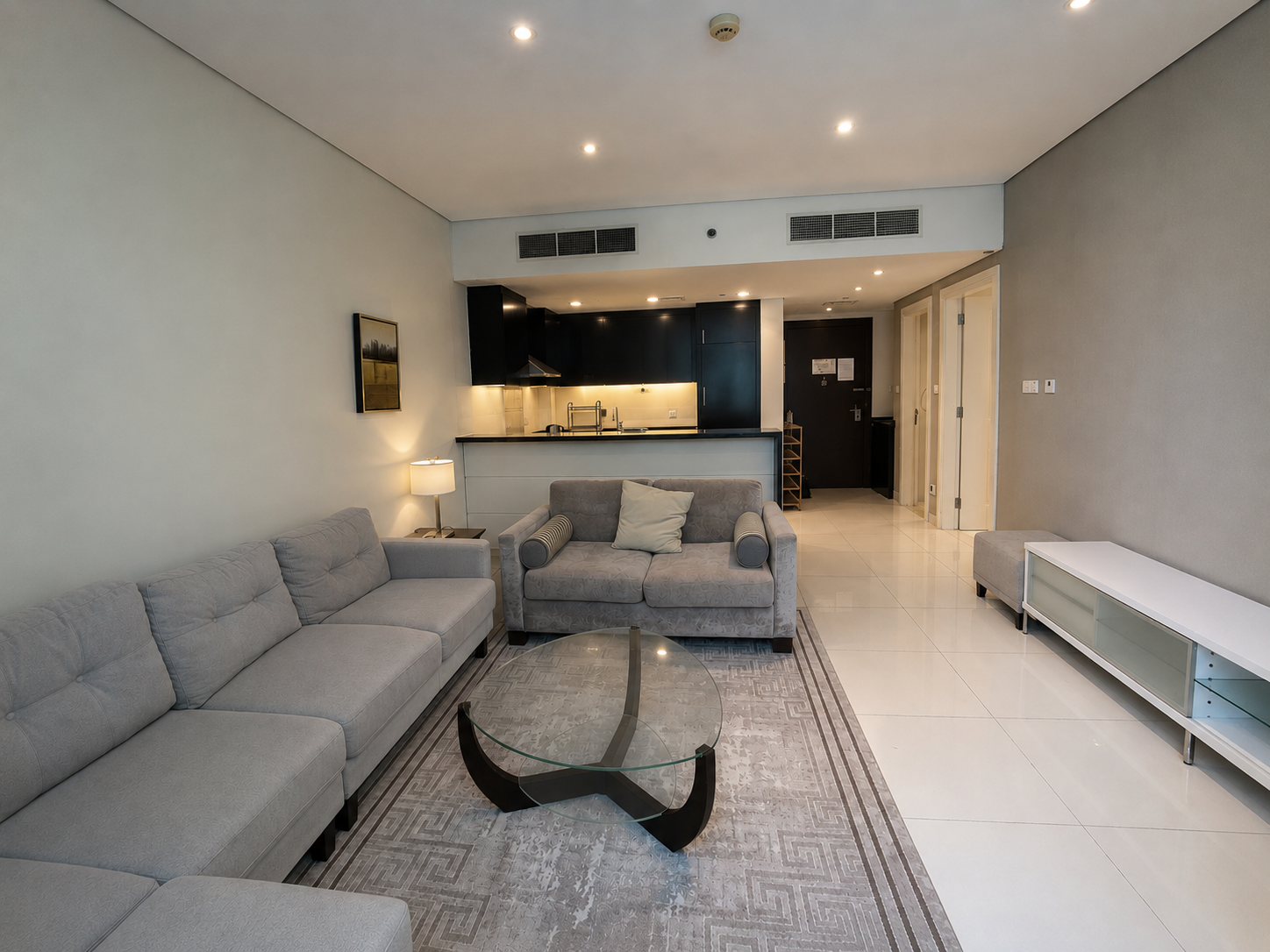 135523-Cosmopolitan-4- SPACIEUX | MEUBLÉ | EMPLACEMENT PREMIUM Appartement