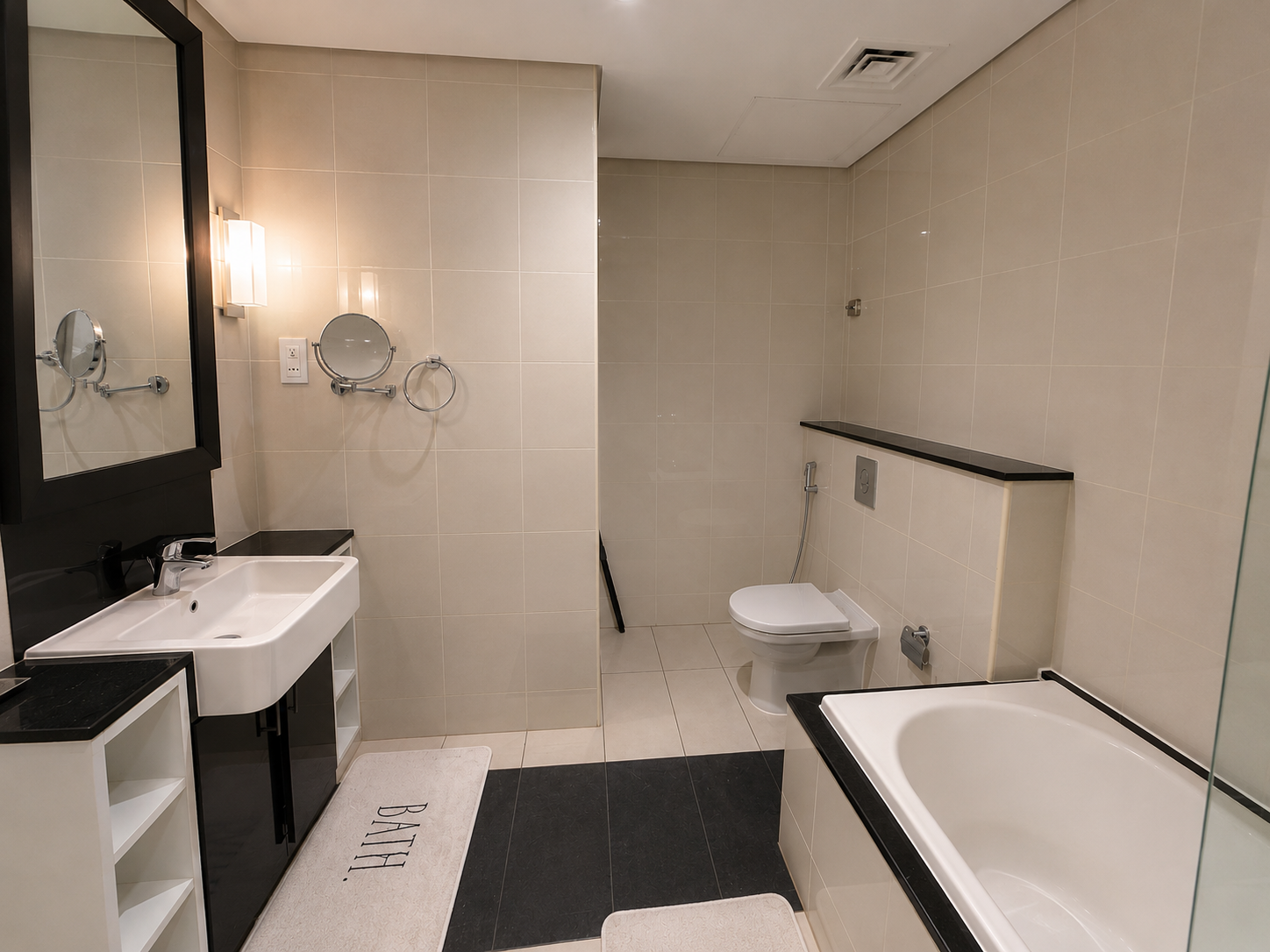 135528-Cosmopolitan-9- SPACIEUX | MEUBLÉ | EMPLACEMENT PREMIUM Appartement