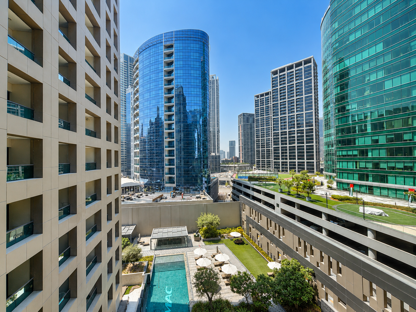 135530-Cosmopolitan-11- SPACIEUX | MEUBLÉ | EMPLACEMENT PREMIUM Appartement