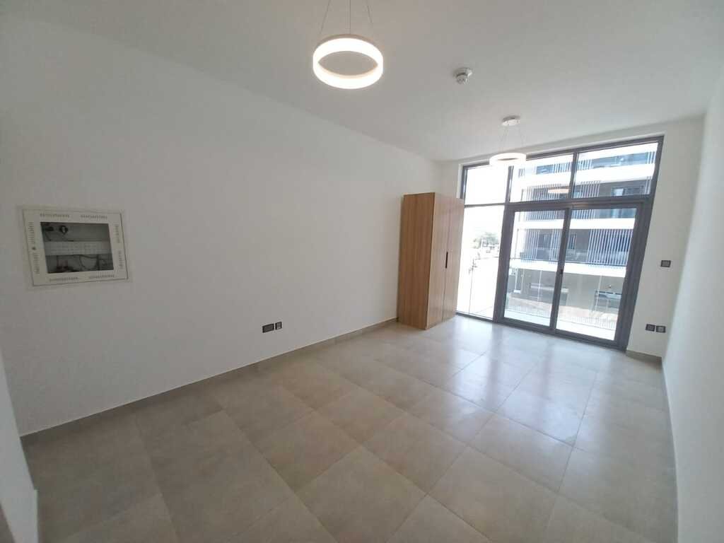 HAUT ÉTAGE | STUDIO SPACIEUX | EMPLACEMENT PRIMÉ Appartement