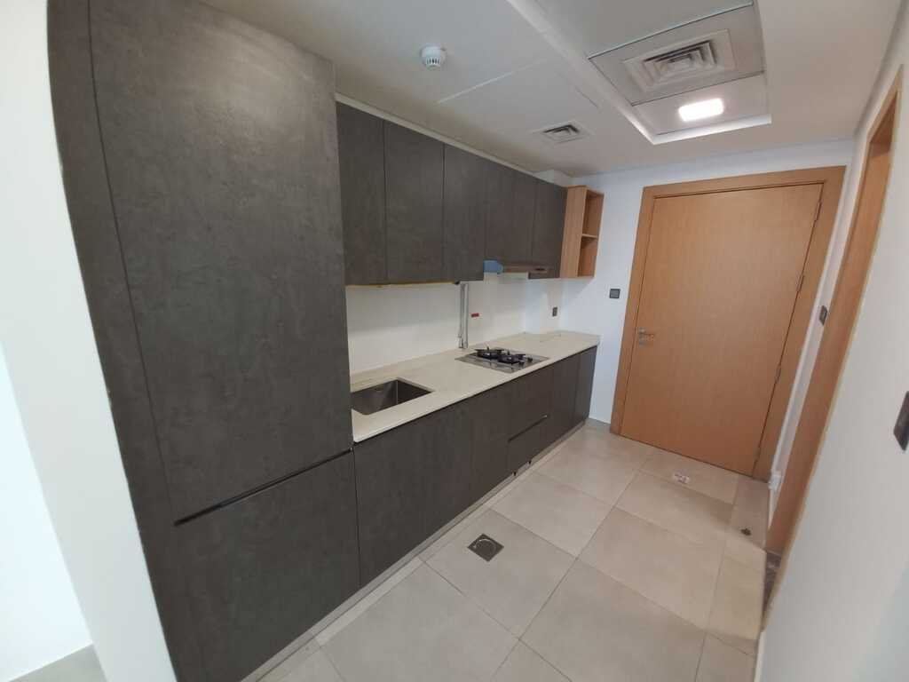 HAUT ÉTAGE | STUDIO SPACIEUX | EMPLACEMENT PRIMÉ Appartement