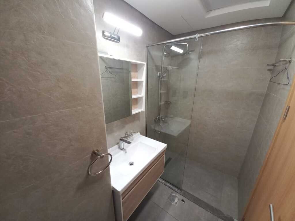 HAUT ÉTAGE | STUDIO SPACIEUX | EMPLACEMENT PRIMÉ Appartement