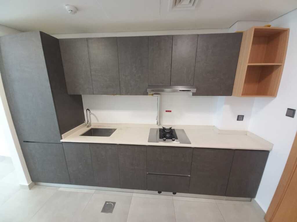HAUT ÉTAGE | STUDIO SPACIEUX | EMPLACEMENT PRIMÉ Appartement