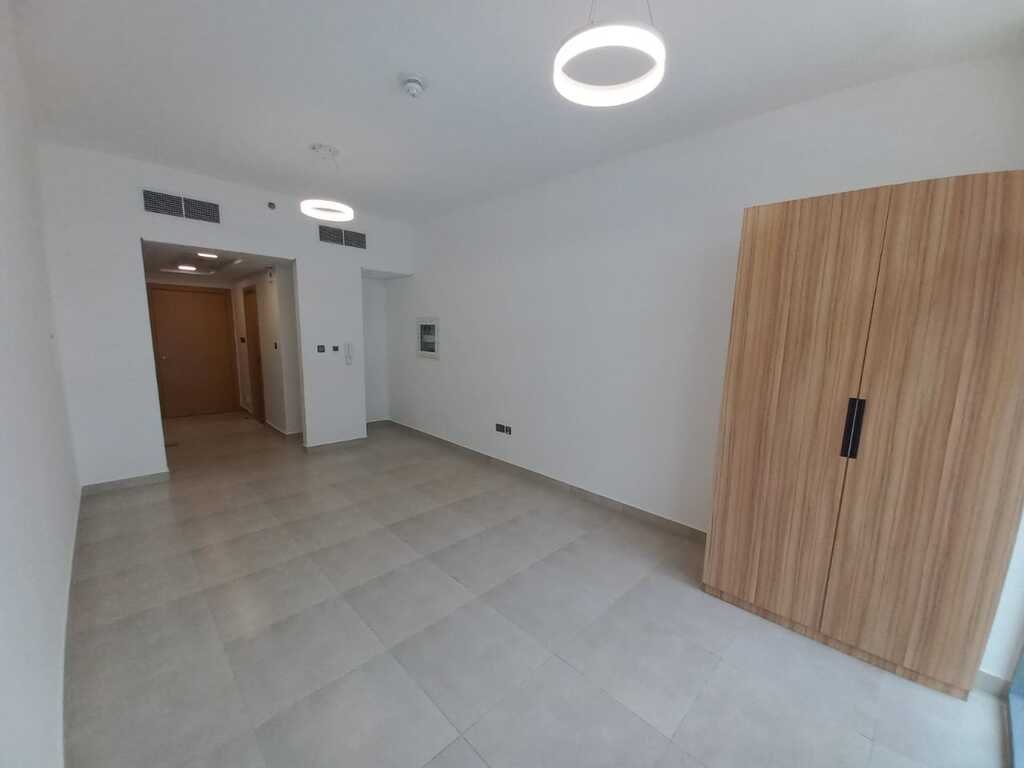 HAUT ÉTAGE | STUDIO SPACIEUX | EMPLACEMENT PRIMÉ Appartement