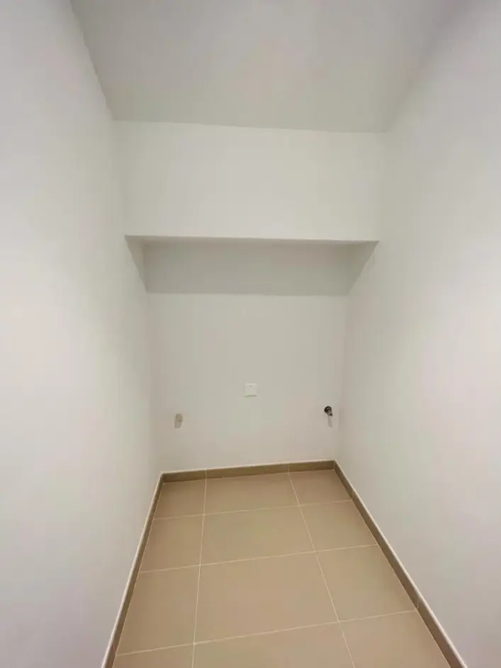 PROCHE DU CLUBHOUSE | NON MEUBLÉ | DISPONIBLE – Pavillon Dubai (8/12)