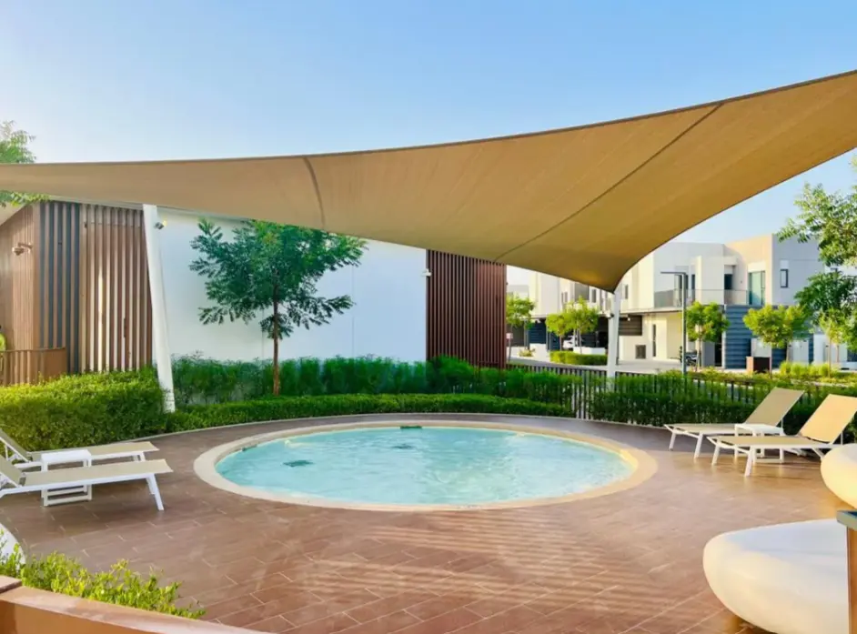 PROCHE DU CLUBHOUSE | NON MEUBLÉ | DISPONIBLE – Pavillon Dubai (12/12)