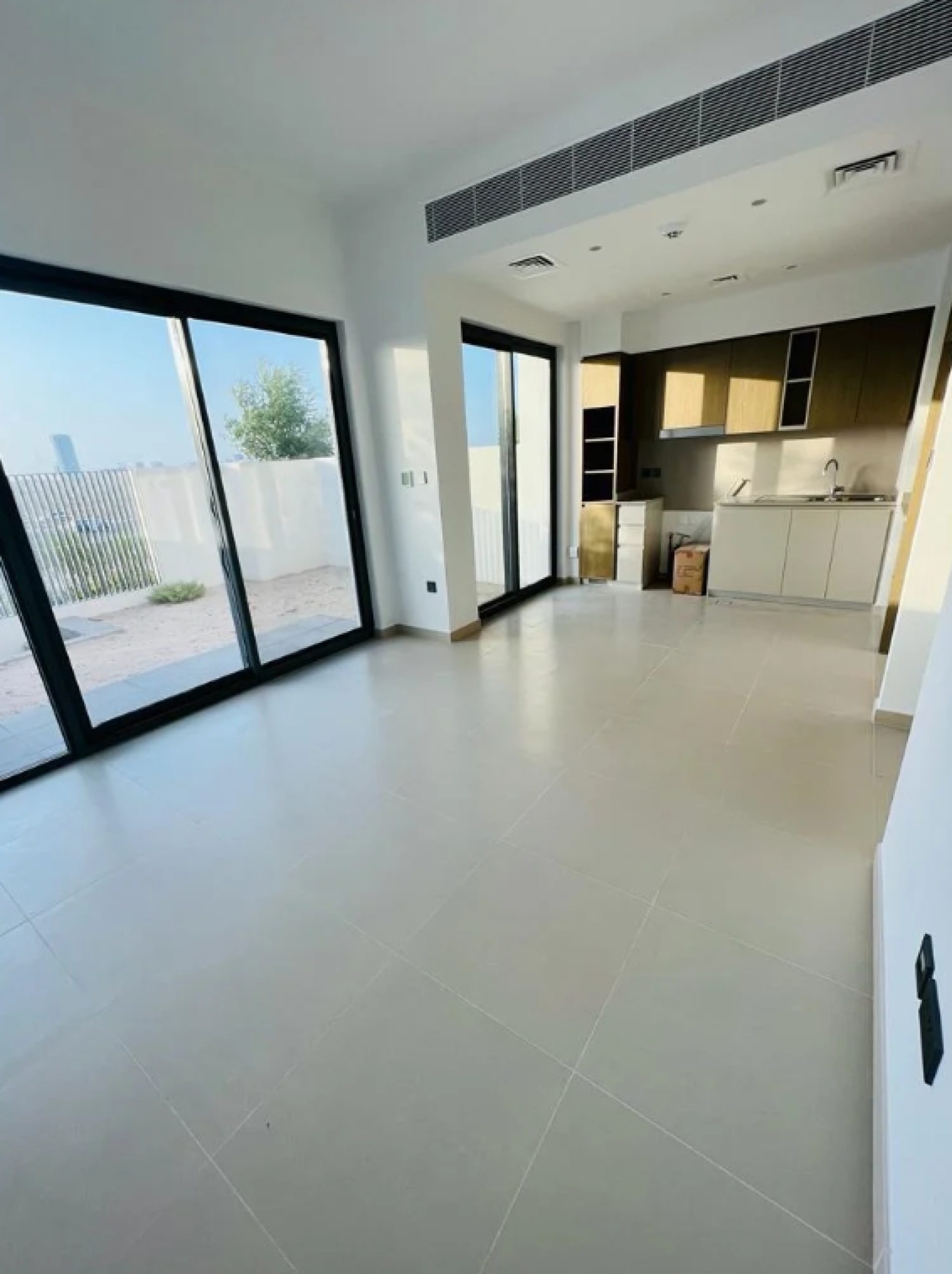 PROCHE DU CLUBHOUSE | NON MEUBLÉ | DISPONIBLE Pavillon