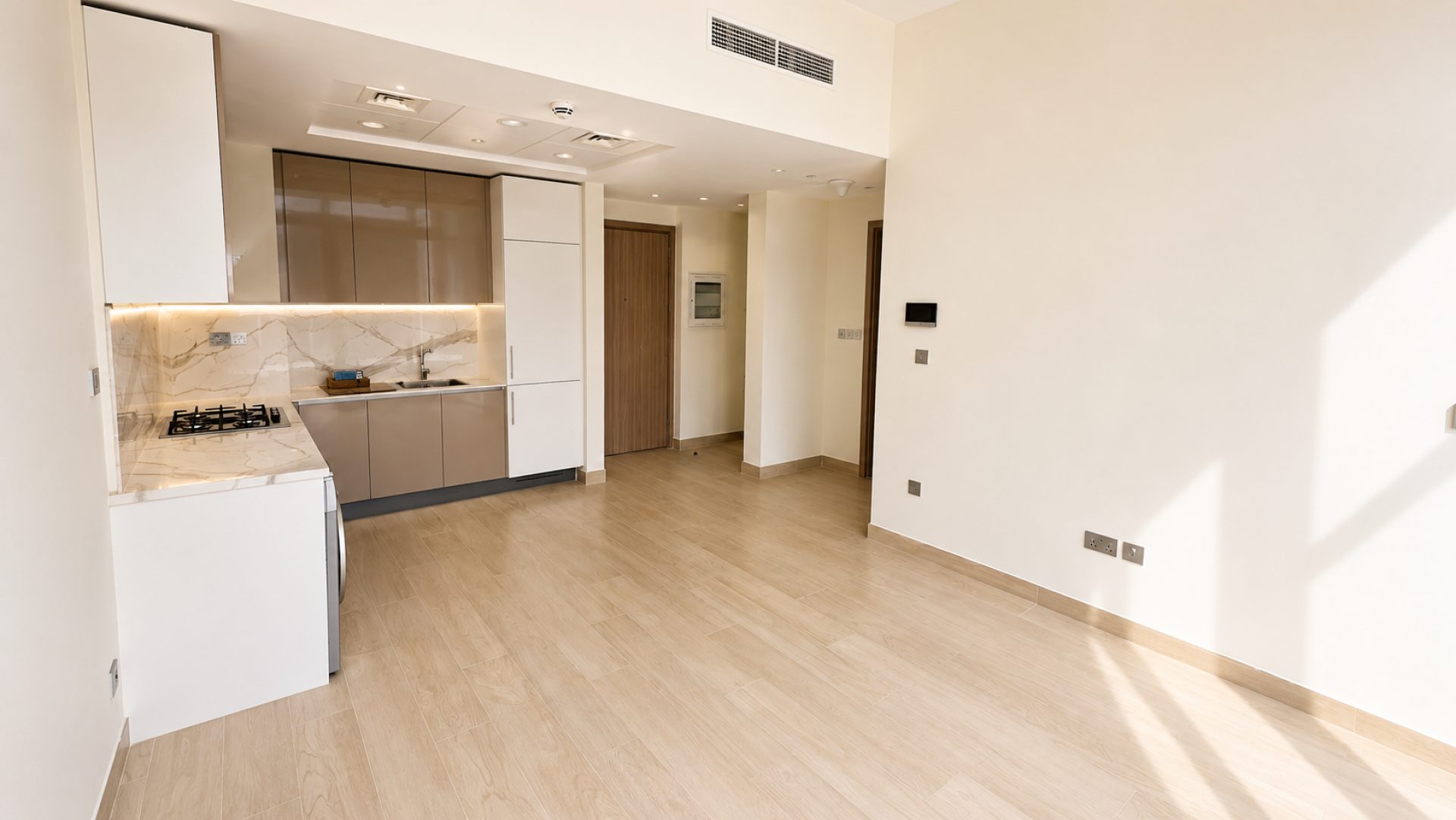Climatisation gratuite | Non meublé | Vue sur la piscine Appartement Dubai