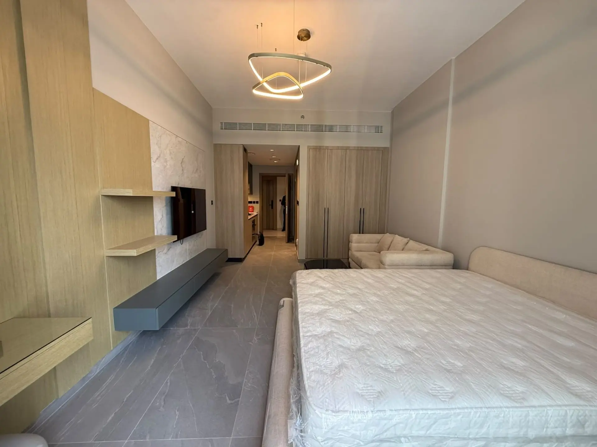 138406-whatsapp-image-2026-06-09-at-130931-2 PRIME EMPLACEMENT JVC | STUDIO MEUBLÉ MODERNE | HAUT RENDEMENT LOCATIF – Appartement Dubai (2/7)