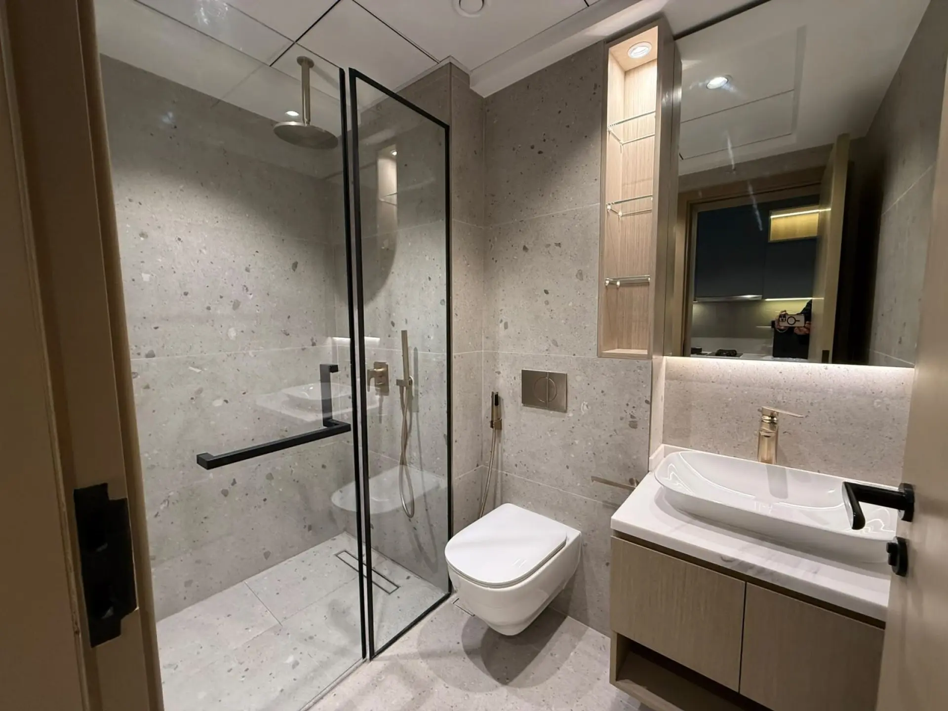 138408-whatsapp-image-2026-06-09-at-130932-1 PRIME EMPLACEMENT JVC | STUDIO MEUBLÉ MODERNE | HAUT RENDEMENT LOCATIF – Appartement Dubai (7/7)