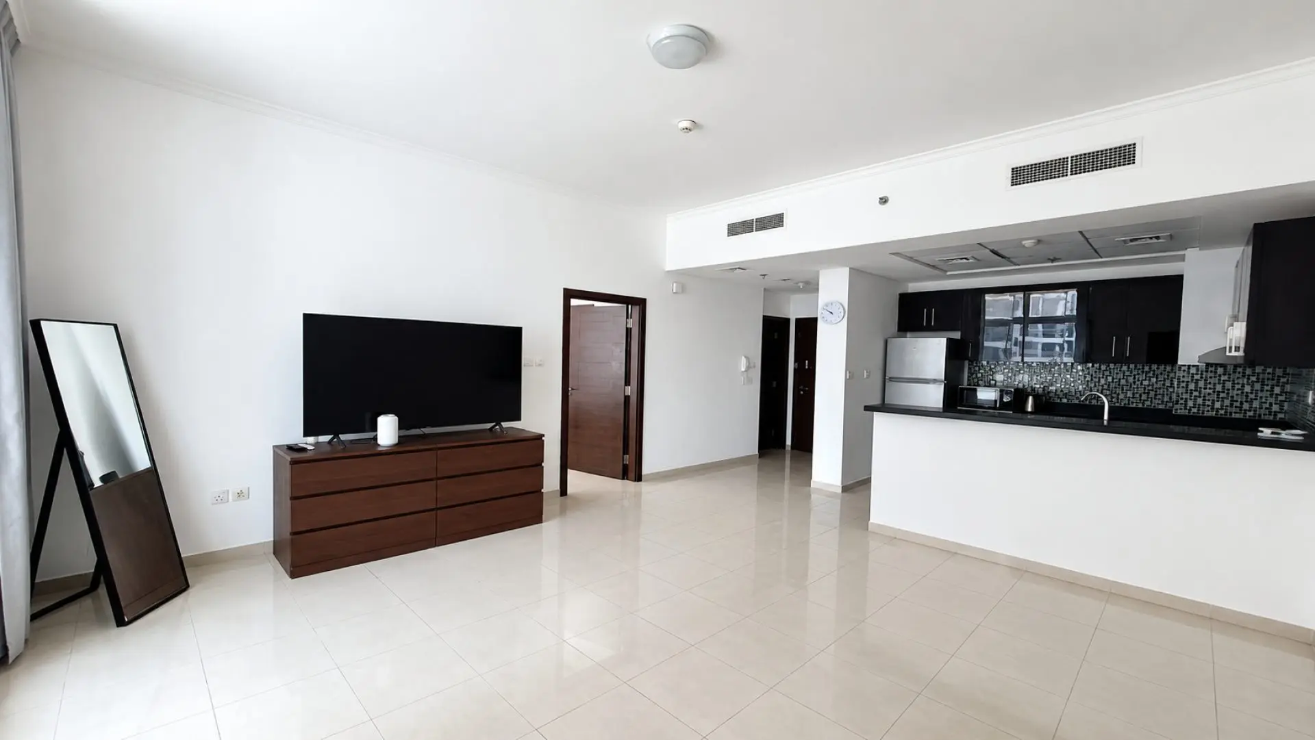 SEMI-MEUBLÉ | BIEN ENTRETENU | EMPLACEMENT PREMIUM – Appartement Dubai (1/10)