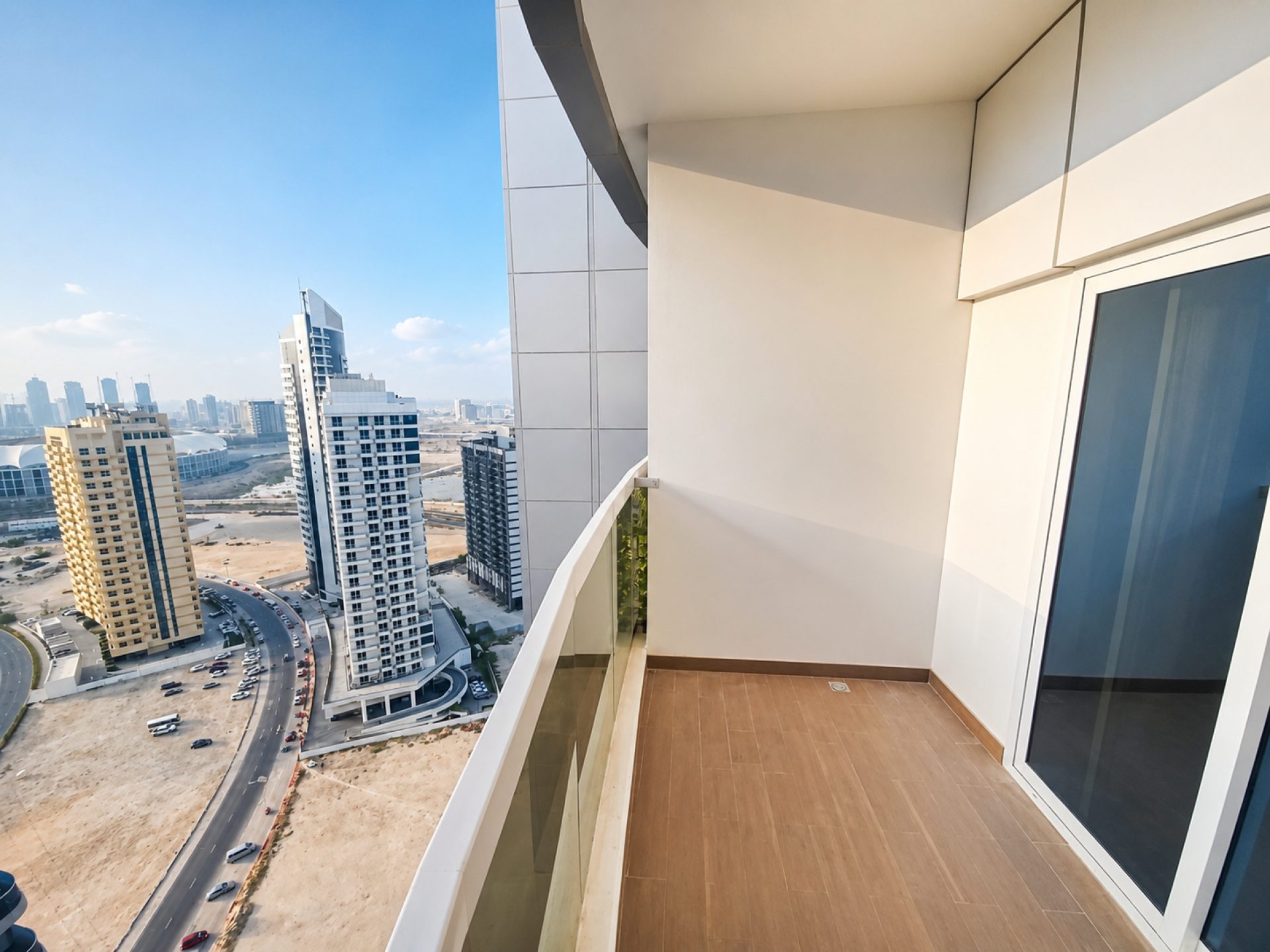 VUE PARTIELLE SUR LE CANAL | STUDIO MODERNE | AGENCEMENT EFFICACE Appartement