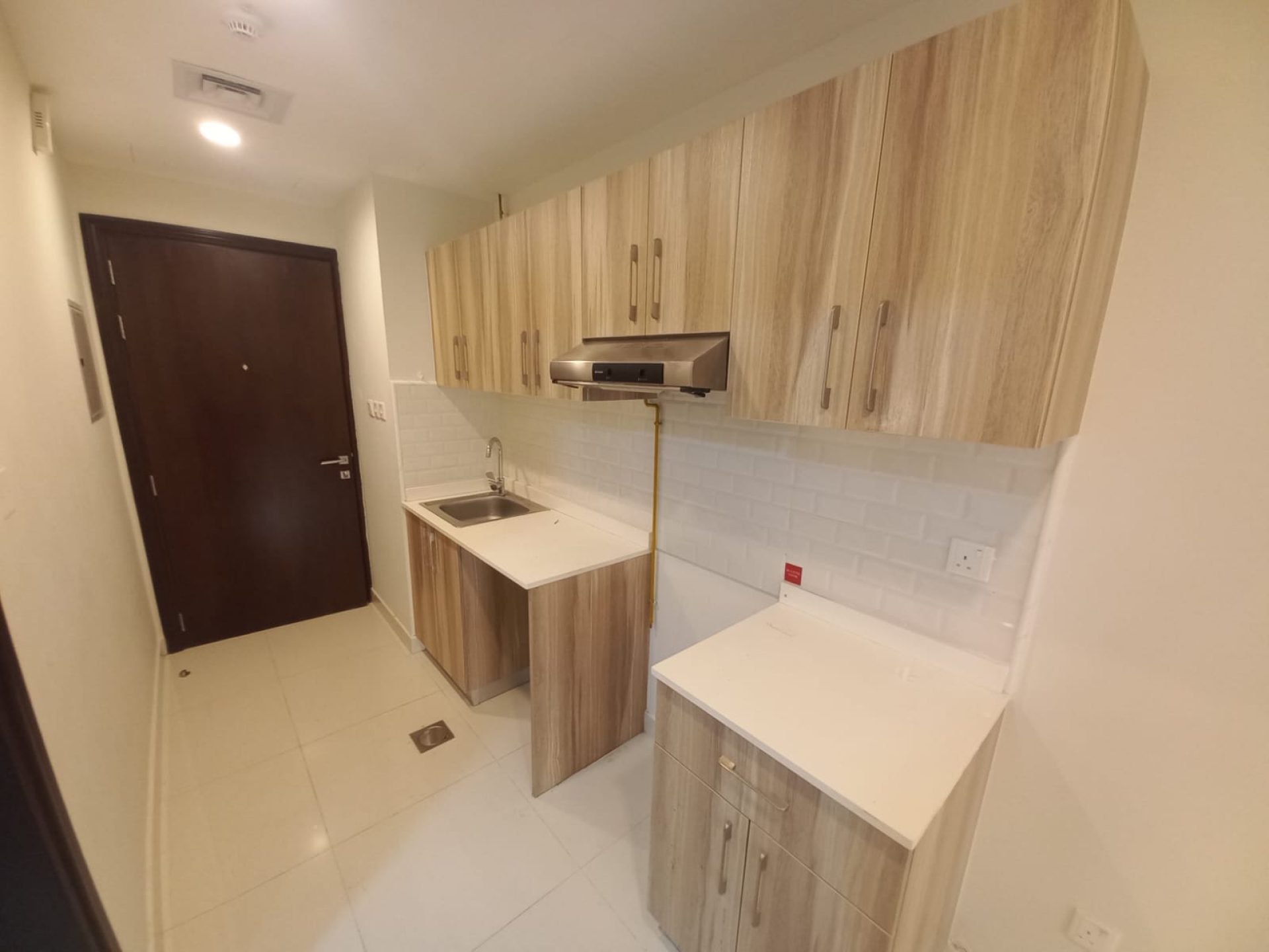 VUE PARTIELLE SUR LE CANAL | STUDIO MODERNE | AGENCEMENT EFFICACE Appartement