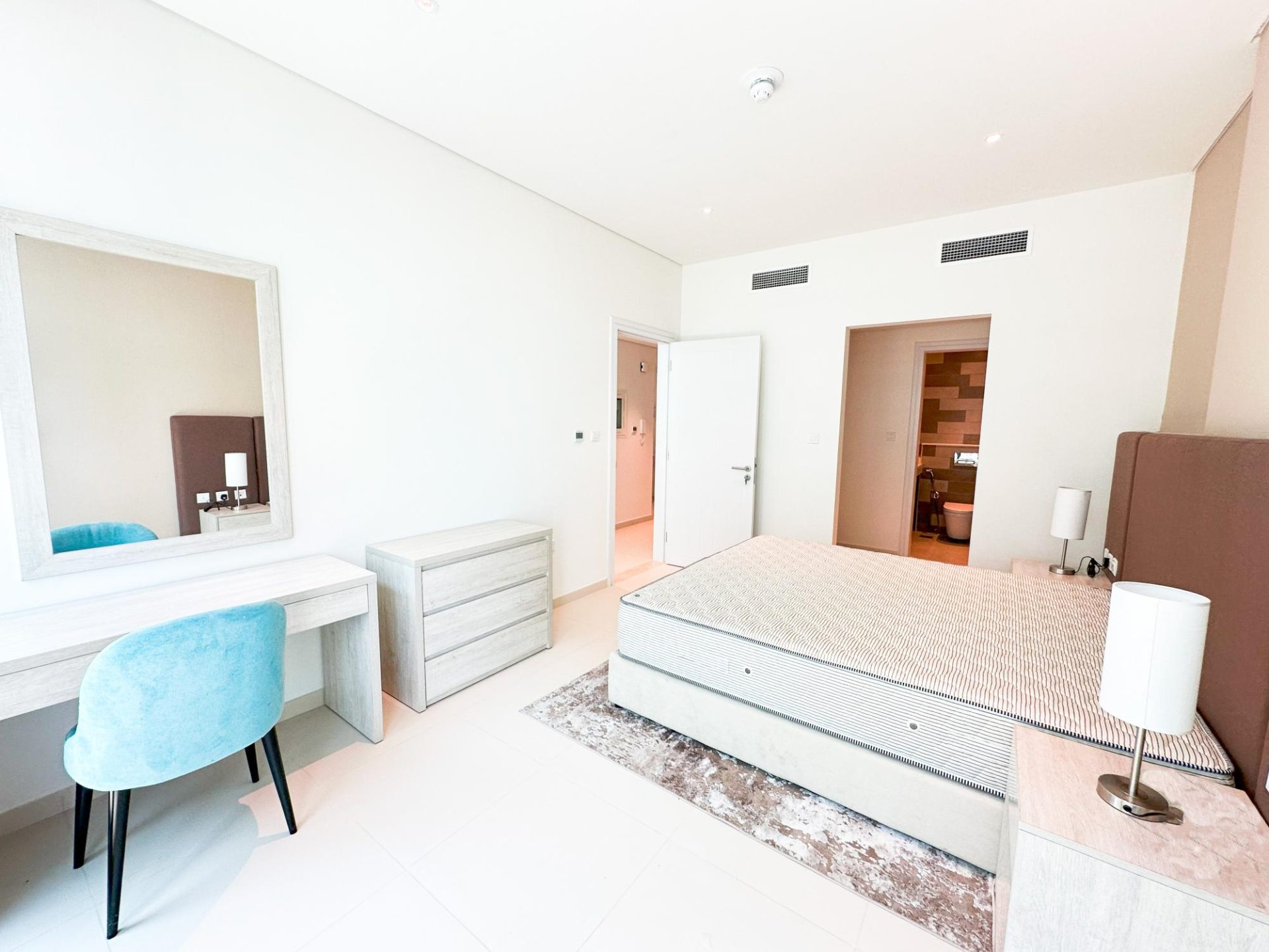 VUE PARTIELLE SUR L’OCÉAN | BAR OUVERT SUR LE TOIT | ACCÈS DIRECT À LA PLAGE Appartement Dubai