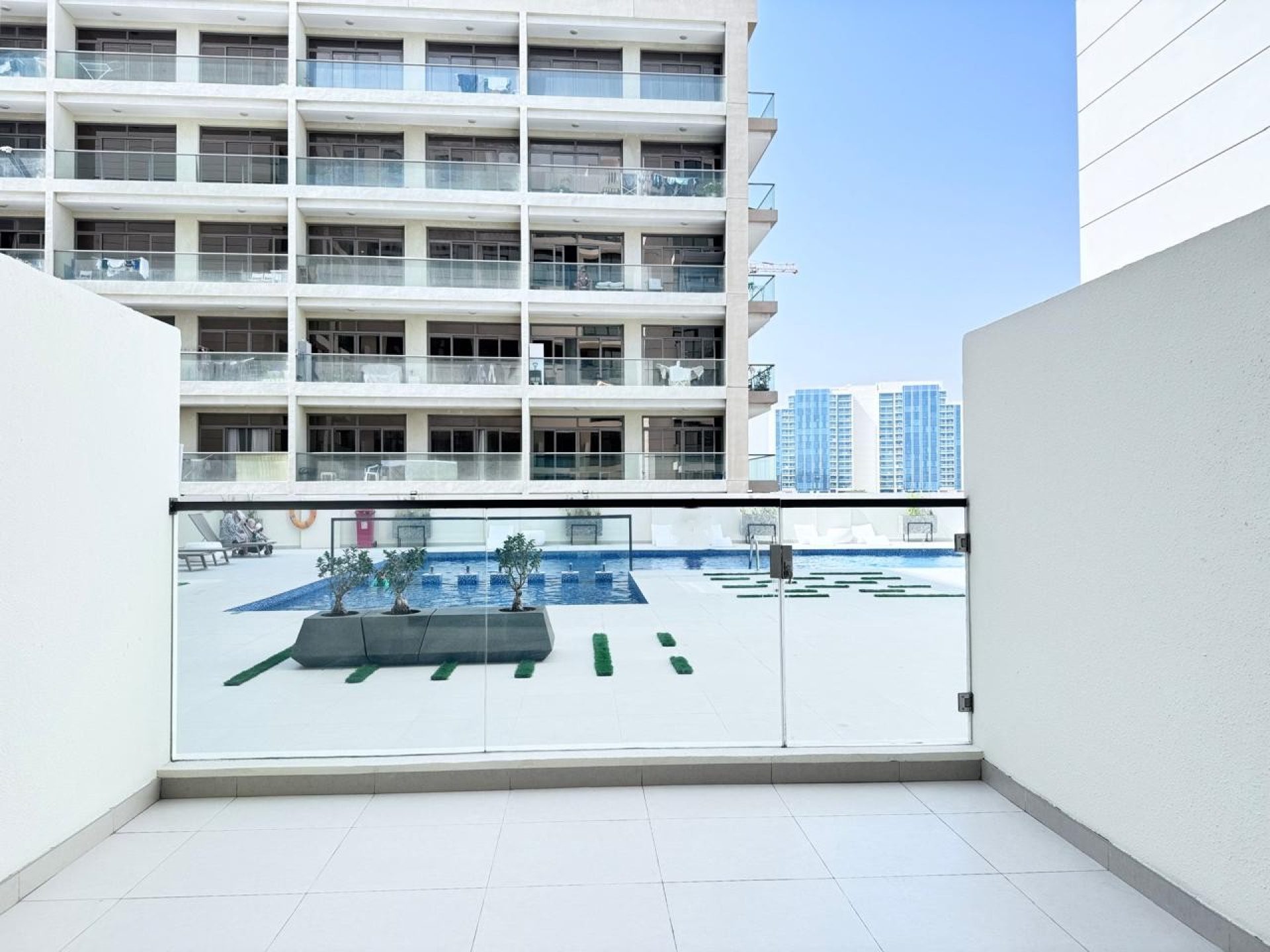 NEUF | ACCÈS DIRECT À LA PISCINE | NON MEUBLÉ Appartement Dubai