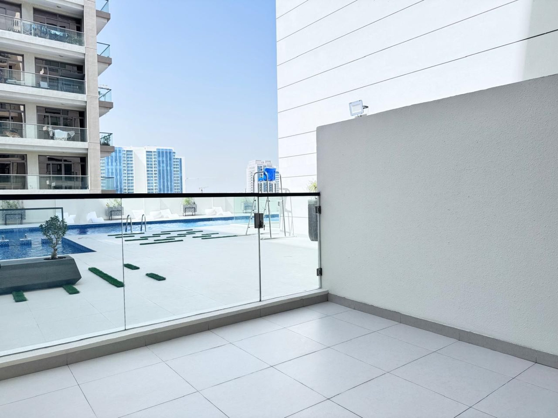 NEUF | ACCÈS DIRECT À LA PISCINE | NON MEUBLÉ Appartement Dubai