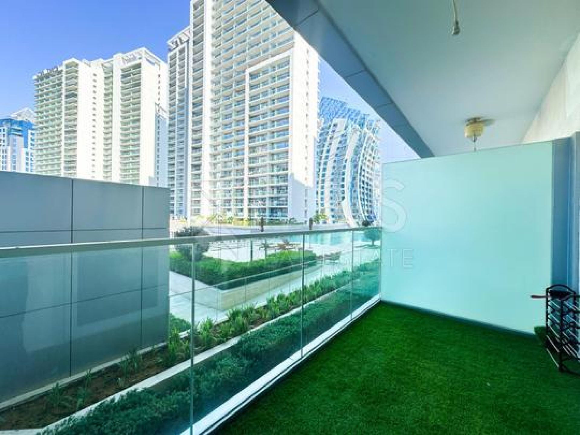 VUE IMPRENABLE SUR LA PISCINE | EMPLACEMENT IDÉAL | VIE DE LUXE Appartement Dubai