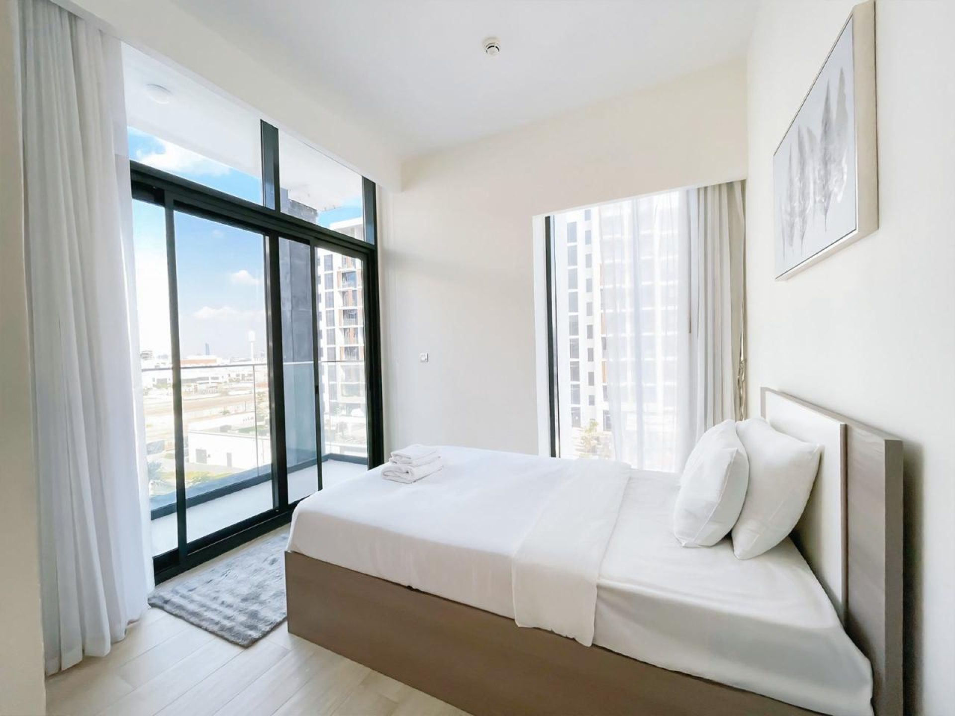93478-whatsapp-image-2025-06-04-at-170606 UNITÉ D’ANGLE MEUBLÉE | VUE SUR LA PISCINE | CLIMATISATION (CHILLER) GRATUITE Appartement Dubai