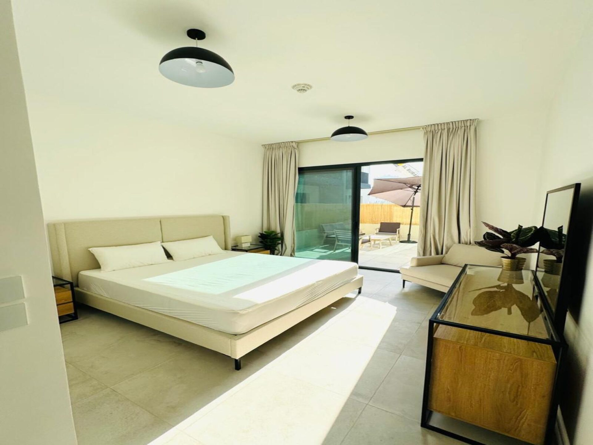 Disponible à partir de juillet 1 CHAMBRE | GRANDE TERRASSE Appartement Dubai