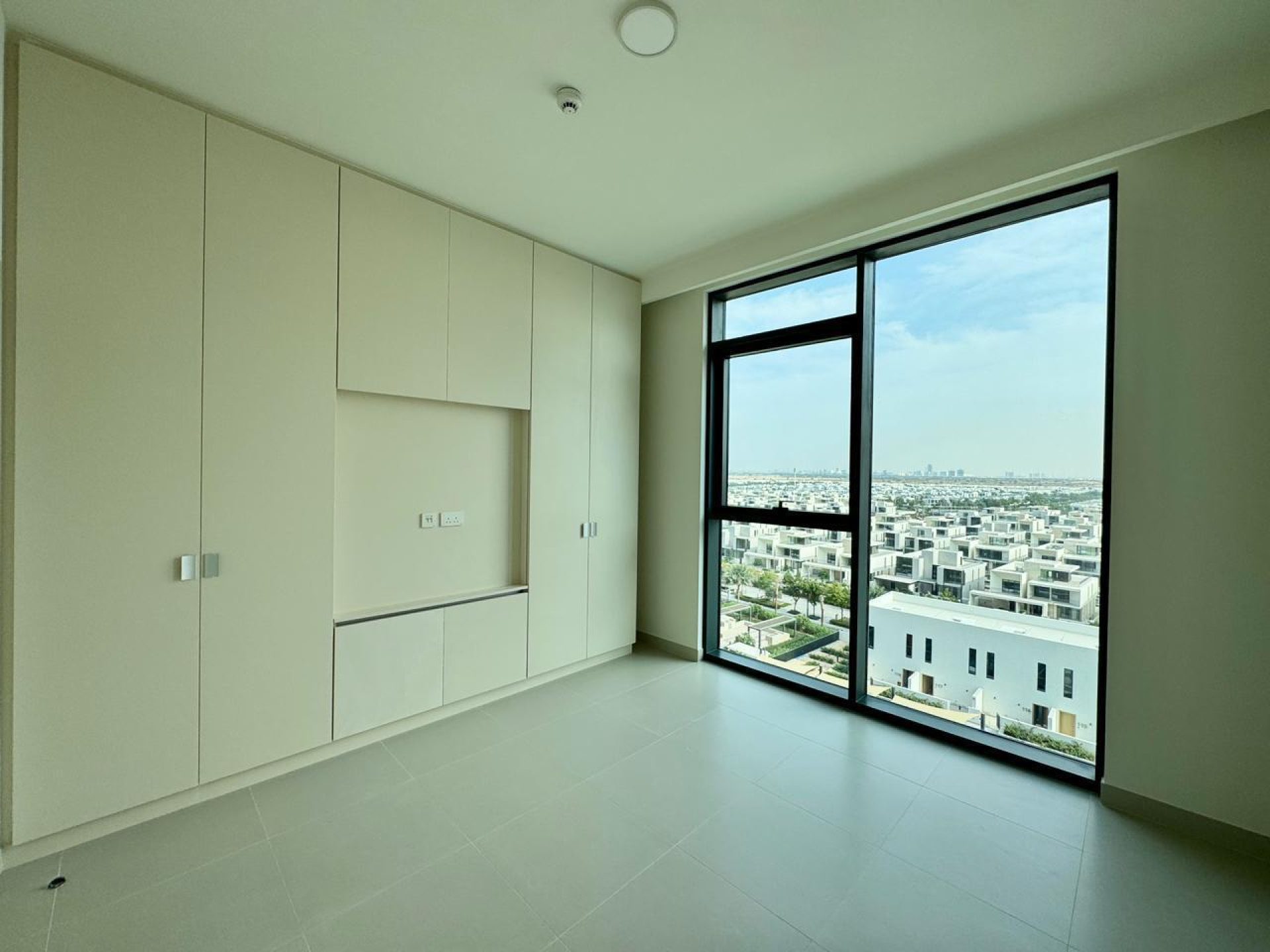 124462-whatsapp-image-2026-03-18-at-121559-pm NEUF | AGENCEMENT MODERNE | VUE VILLA Appartement