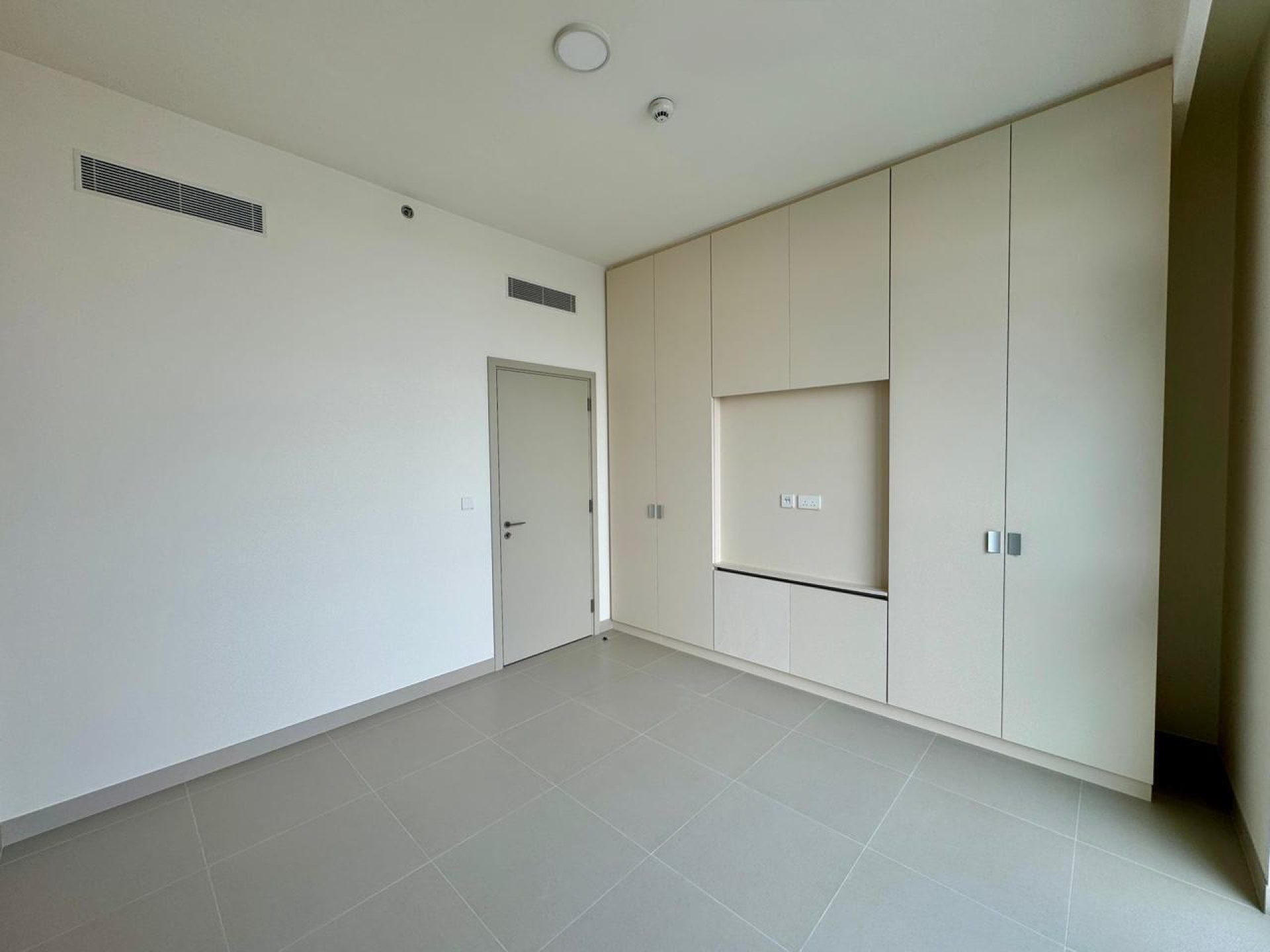 124490-whatsapp-image-2026-03-18-at-121554-pm NEUF | AGENCEMENT MODERNE | VUE VILLA Appartement