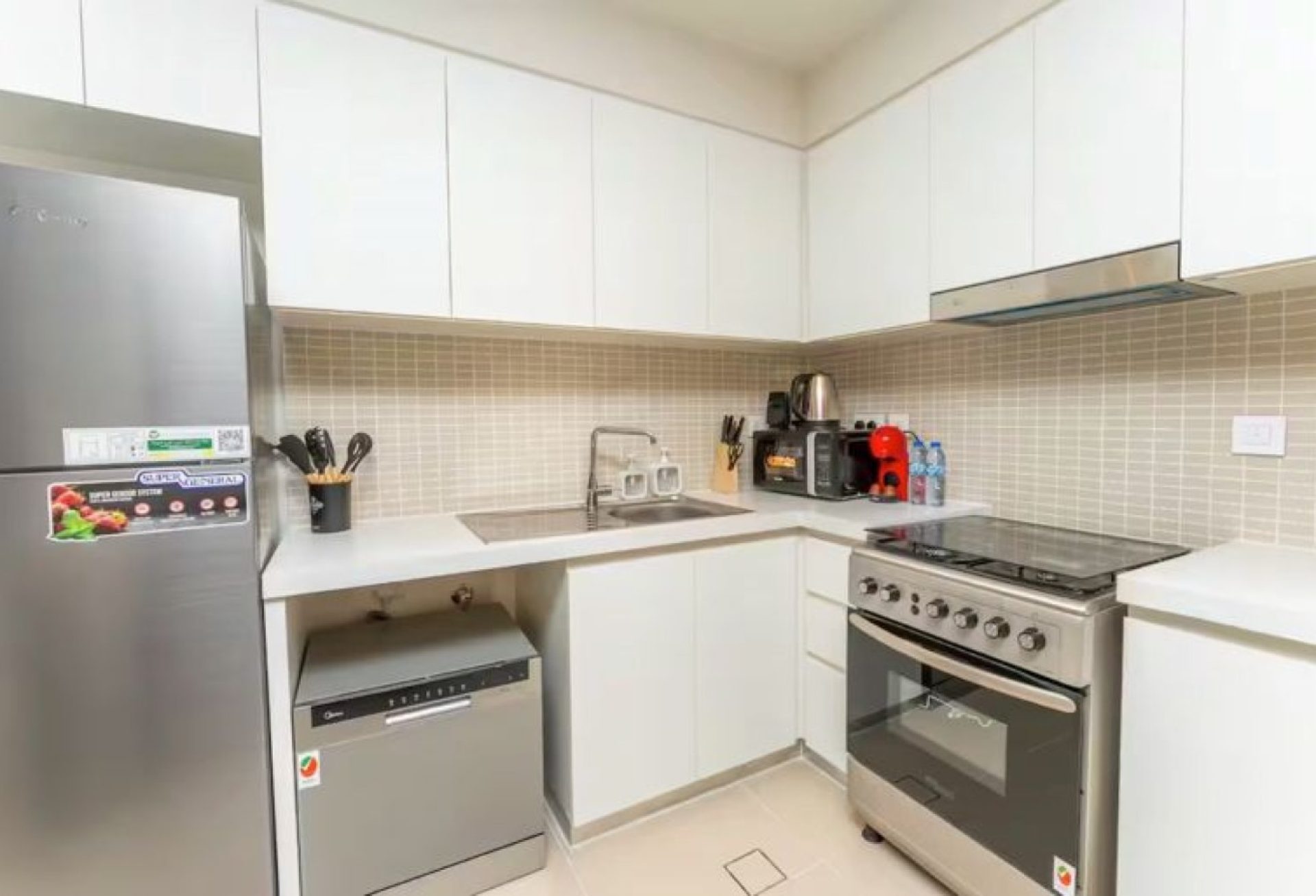 127376-87850a97-2f7d-4e0e-ad18-3fa8252d982b VIE EN BORD DE MER | 1 CHAMBRE EN ÉTAGE ÉLEVÉ | ENTIÈREMENT MEUBLÉ Appartement