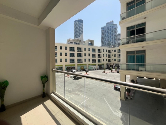 STUDIO SPACIEUX | AGENCEMENT UNIQUE | NON MEUBLÉ Appartement Dubai