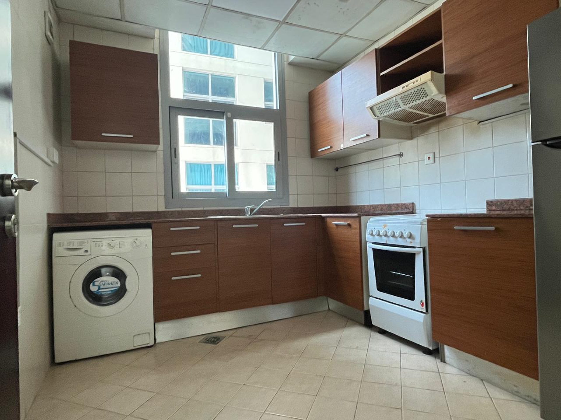 STUDIO SPACIEUX | AGENCEMENT UNIQUE | NON MEUBLÉ Appartement Dubai