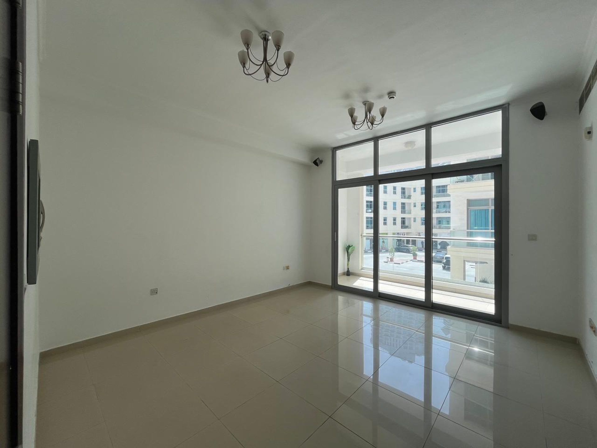 STUDIO SPACIEUX | AGENCEMENT UNIQUE | NON MEUBLÉ Appartement Dubai