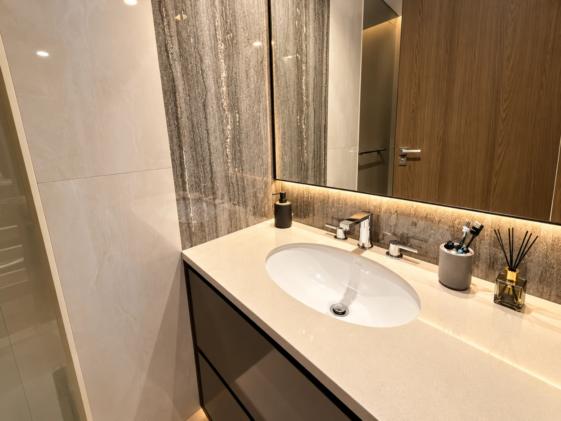Duplex Entièrement Meublé | Intérieurs de Designer | Emplacement de Choix – Appartement Dubai (9/9)